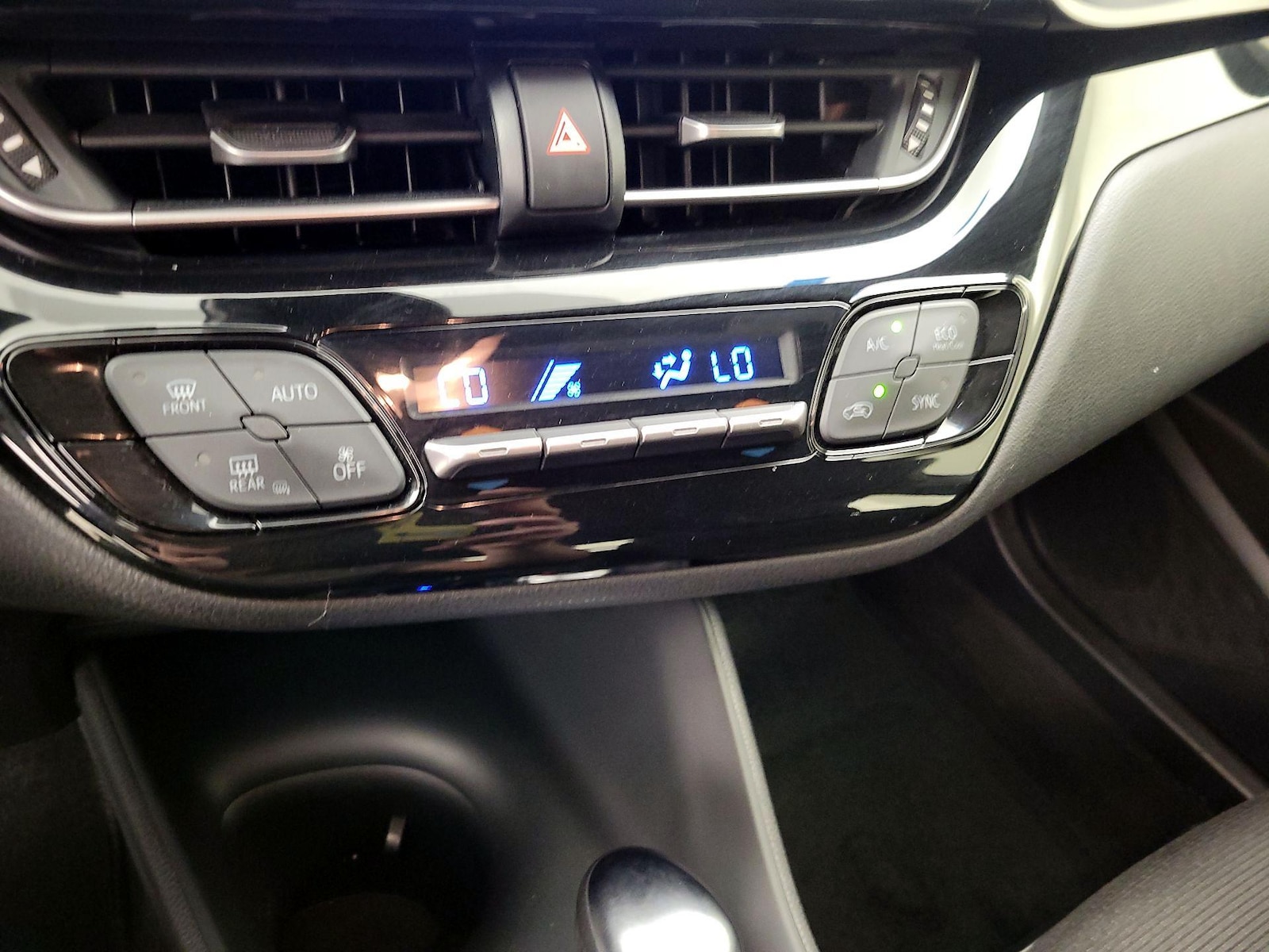 2018 Toyota C-HR XLE - Photo 15