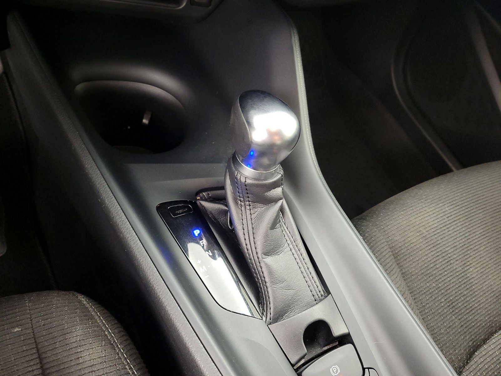 2018 Toyota C-HR XLE - Photo 16