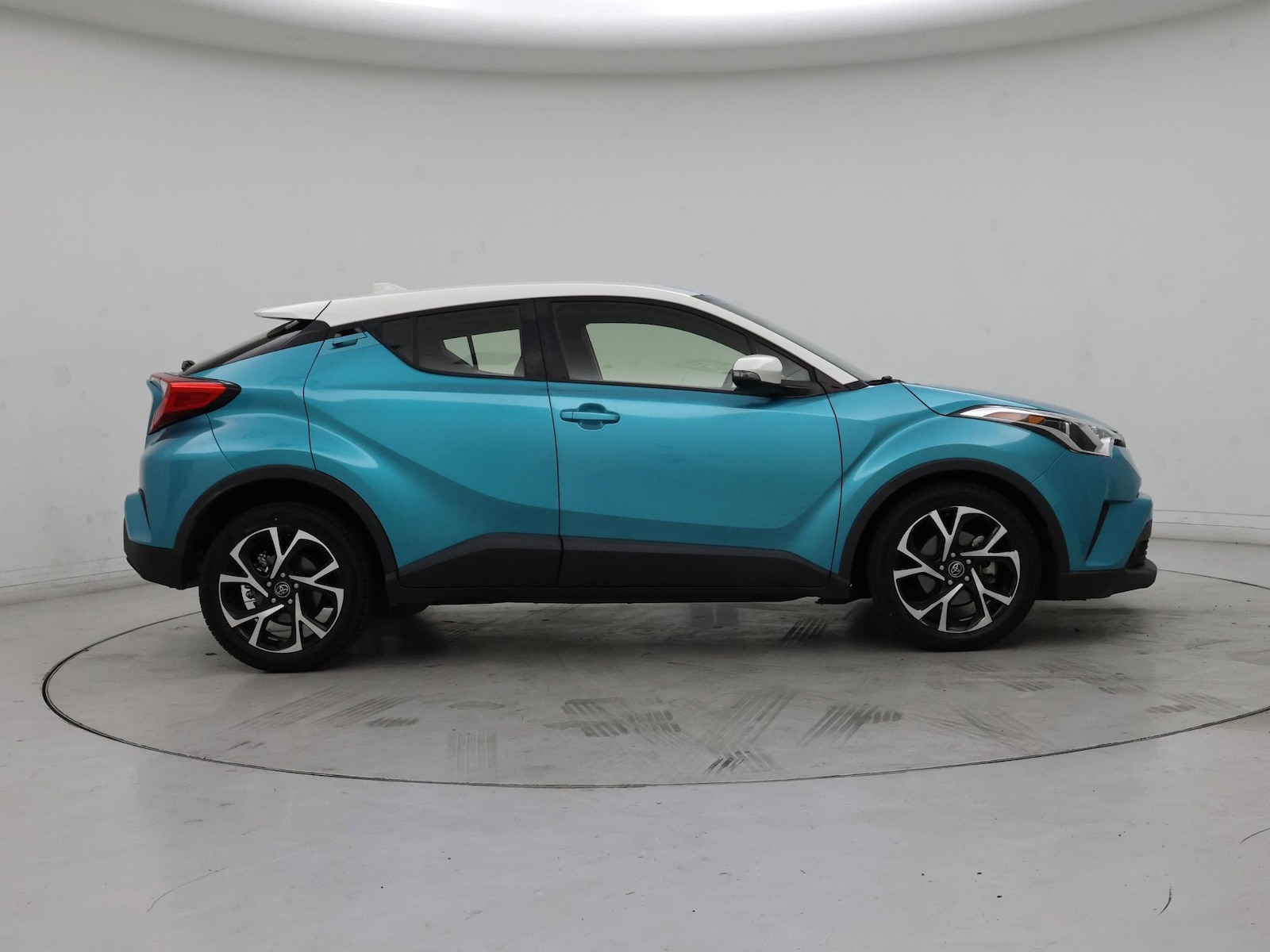 2018 Toyota C-HR XLE - Photo 8