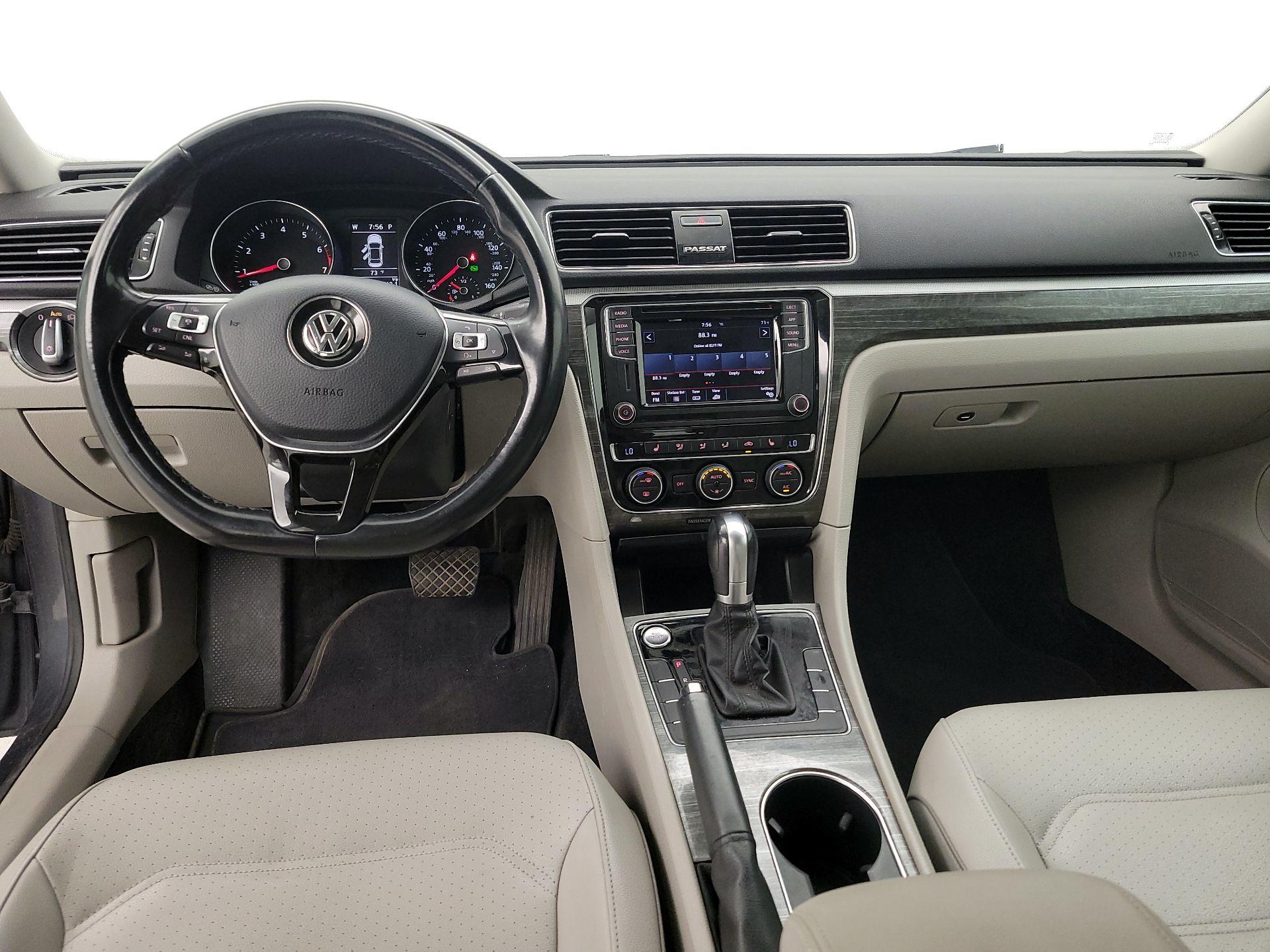 Thumbnail: 2018 Volkswagen Passat - 9