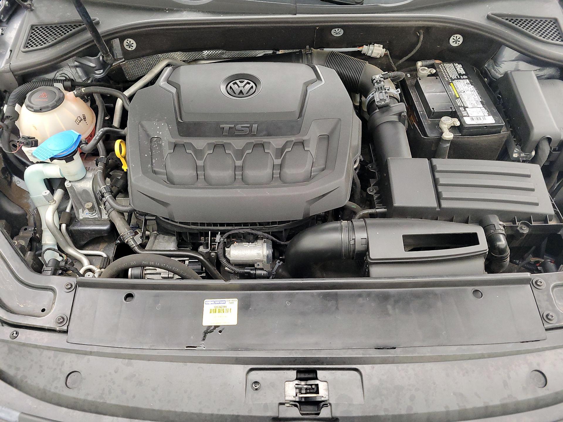 Thumbnail: 2018 Volkswagen Passat - 17