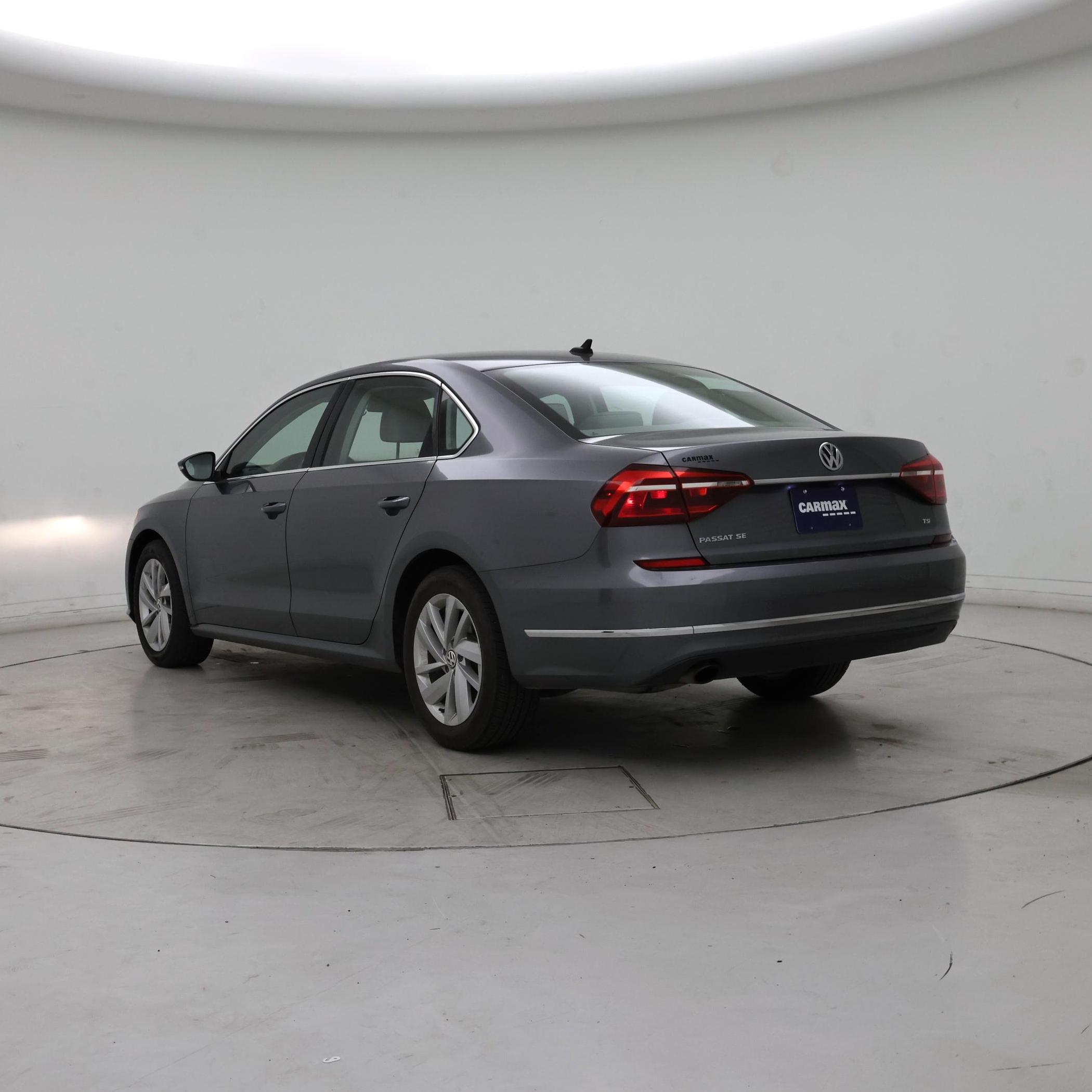 Thumbnail: 2018 Volkswagen Passat - 2
