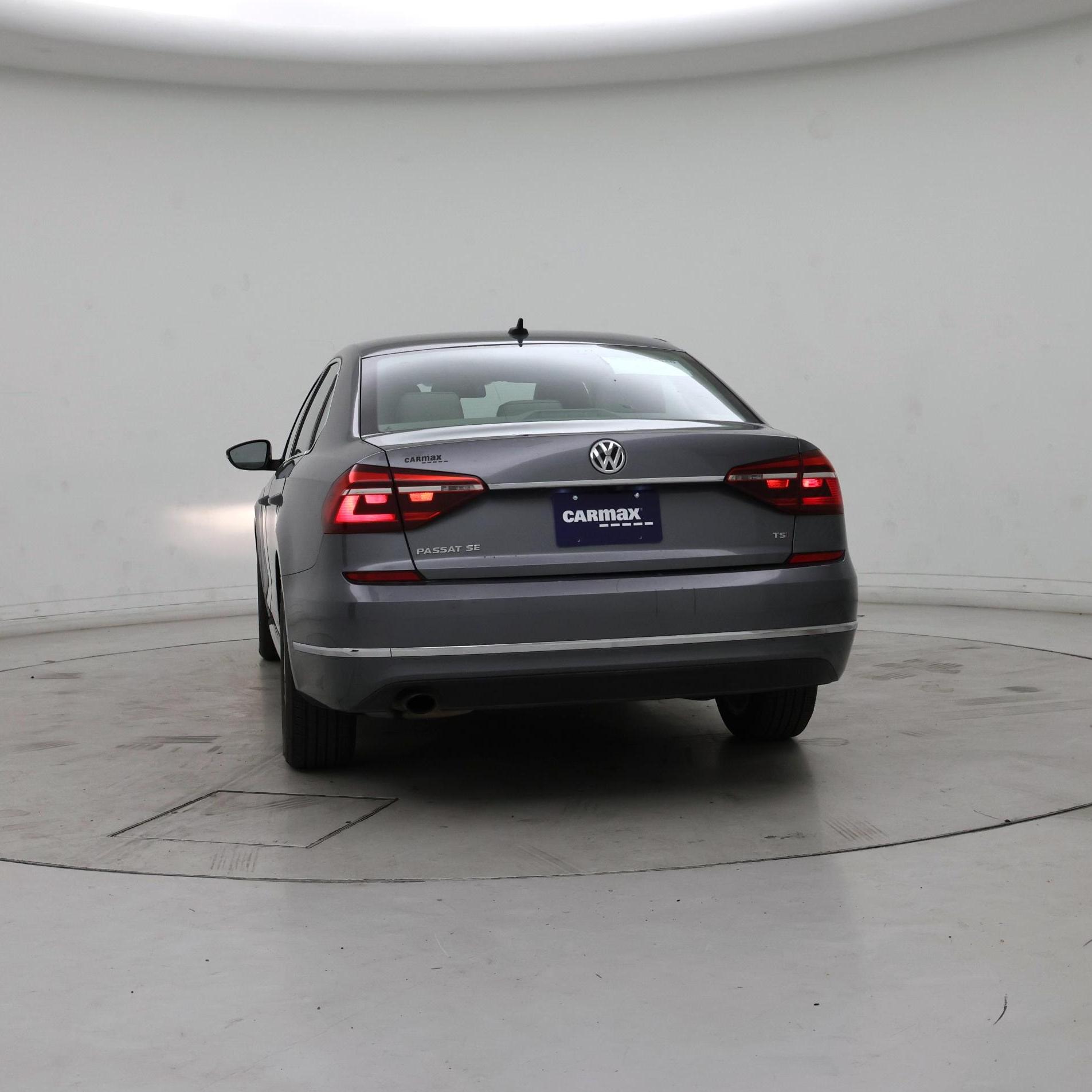 Thumbnail: 2018 Volkswagen Passat - 6