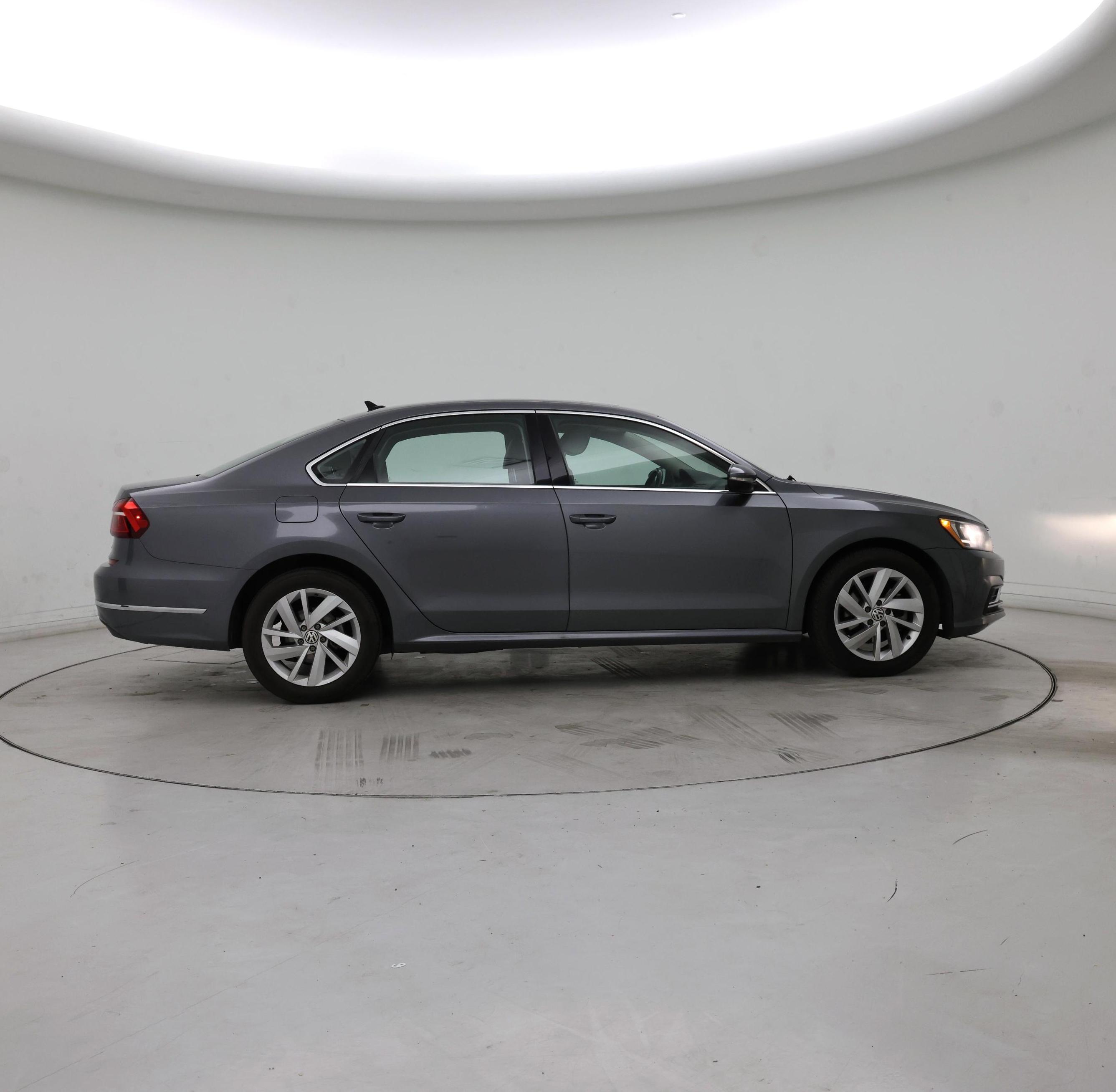 Thumbnail: 2018 Volkswagen Passat - 7