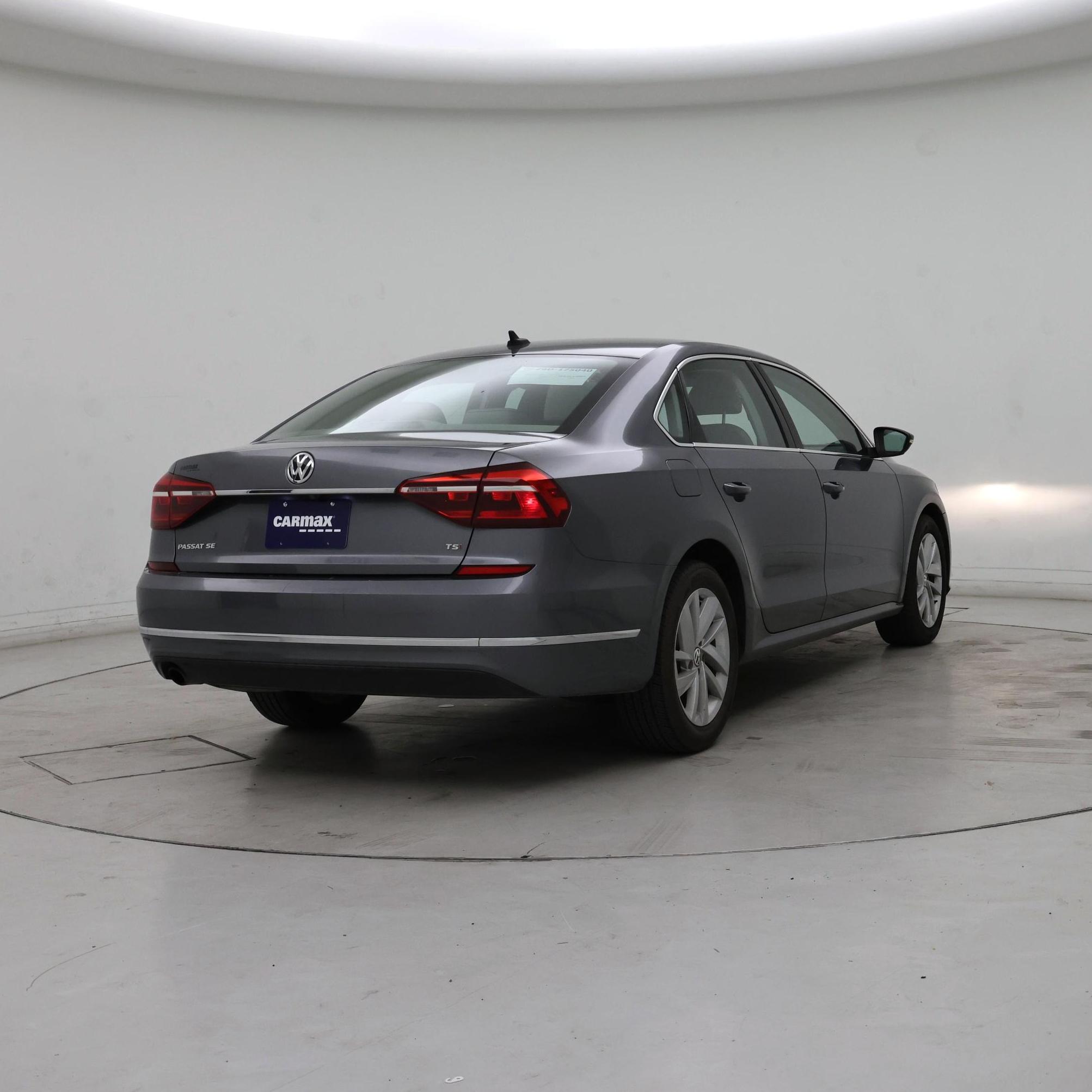 Thumbnail: 2018 Volkswagen Passat - 8
