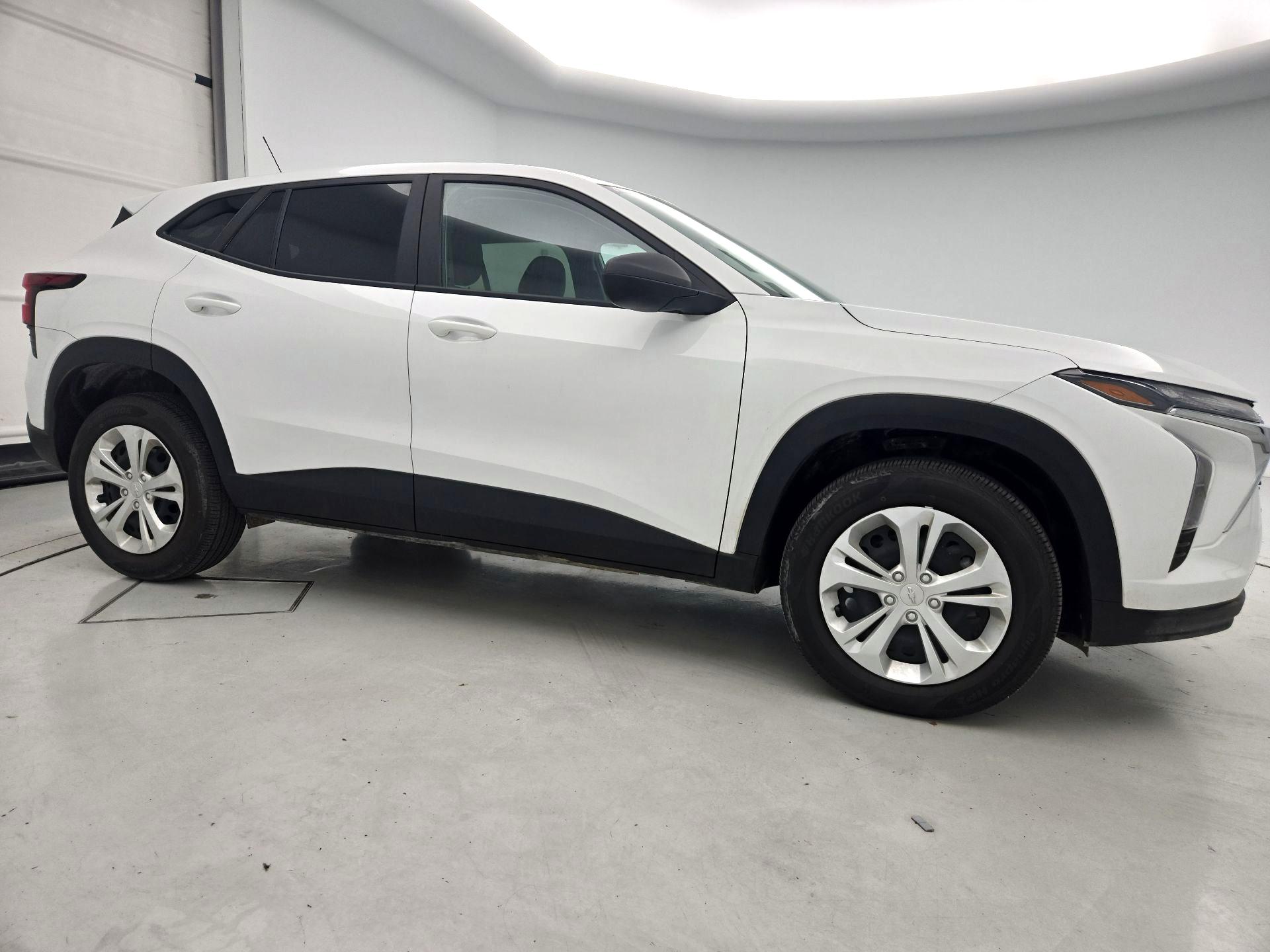 Thumbnail: 2024 Chevrolet Trax - 4