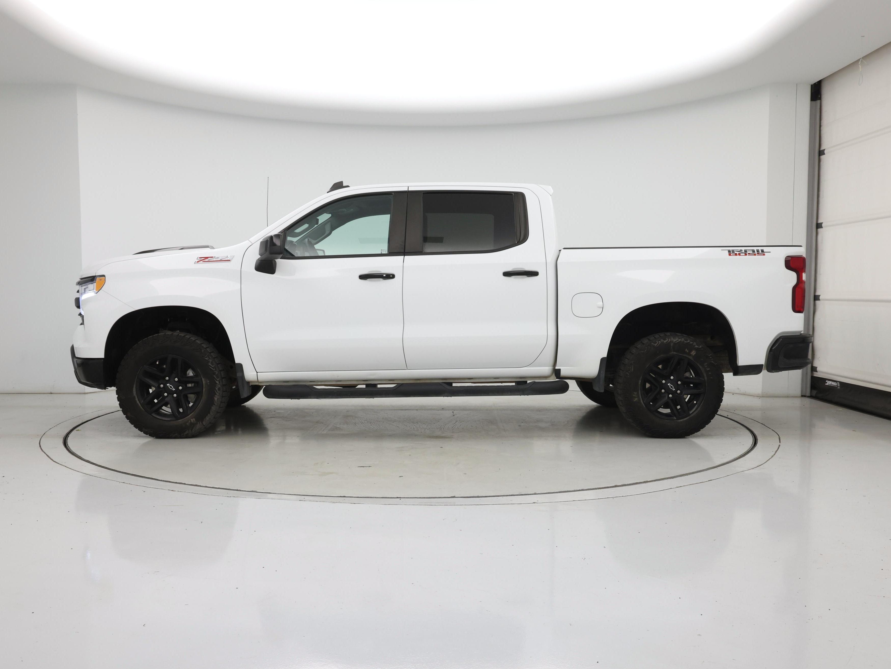 Thumbnail: 2023 Chevrolet Silverado 1500 - 3
