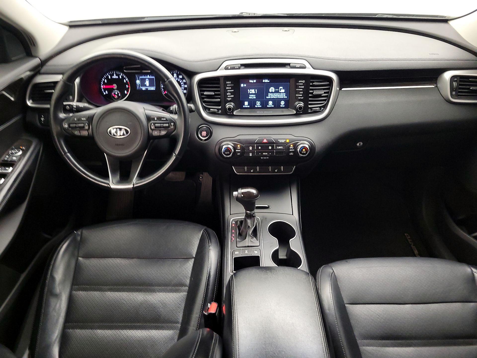 Thumbnail: 2017 Kia Sorento - 9