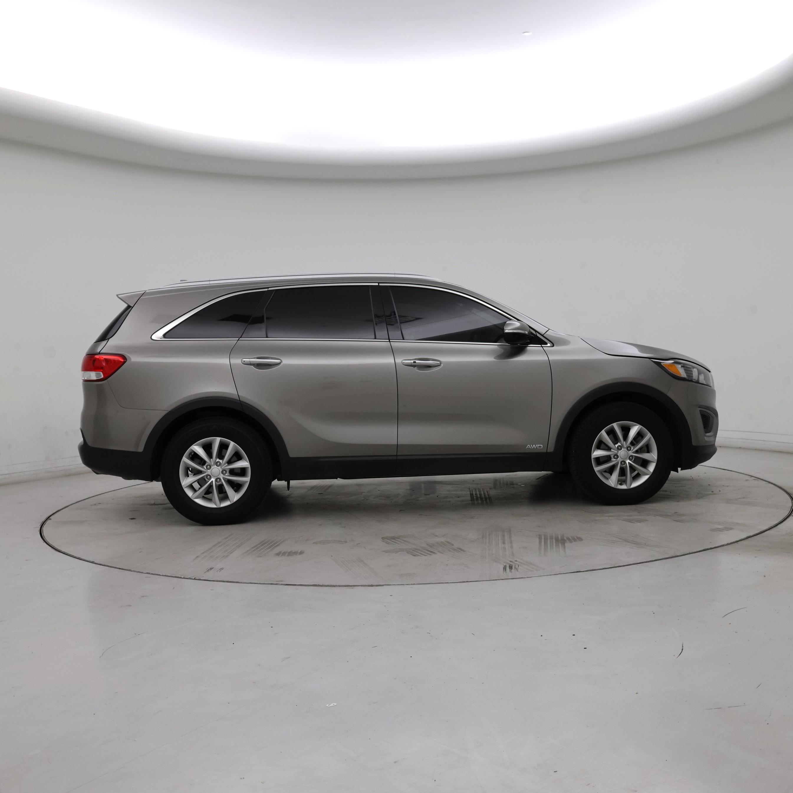 Thumbnail: 2017 Kia Sorento - 7