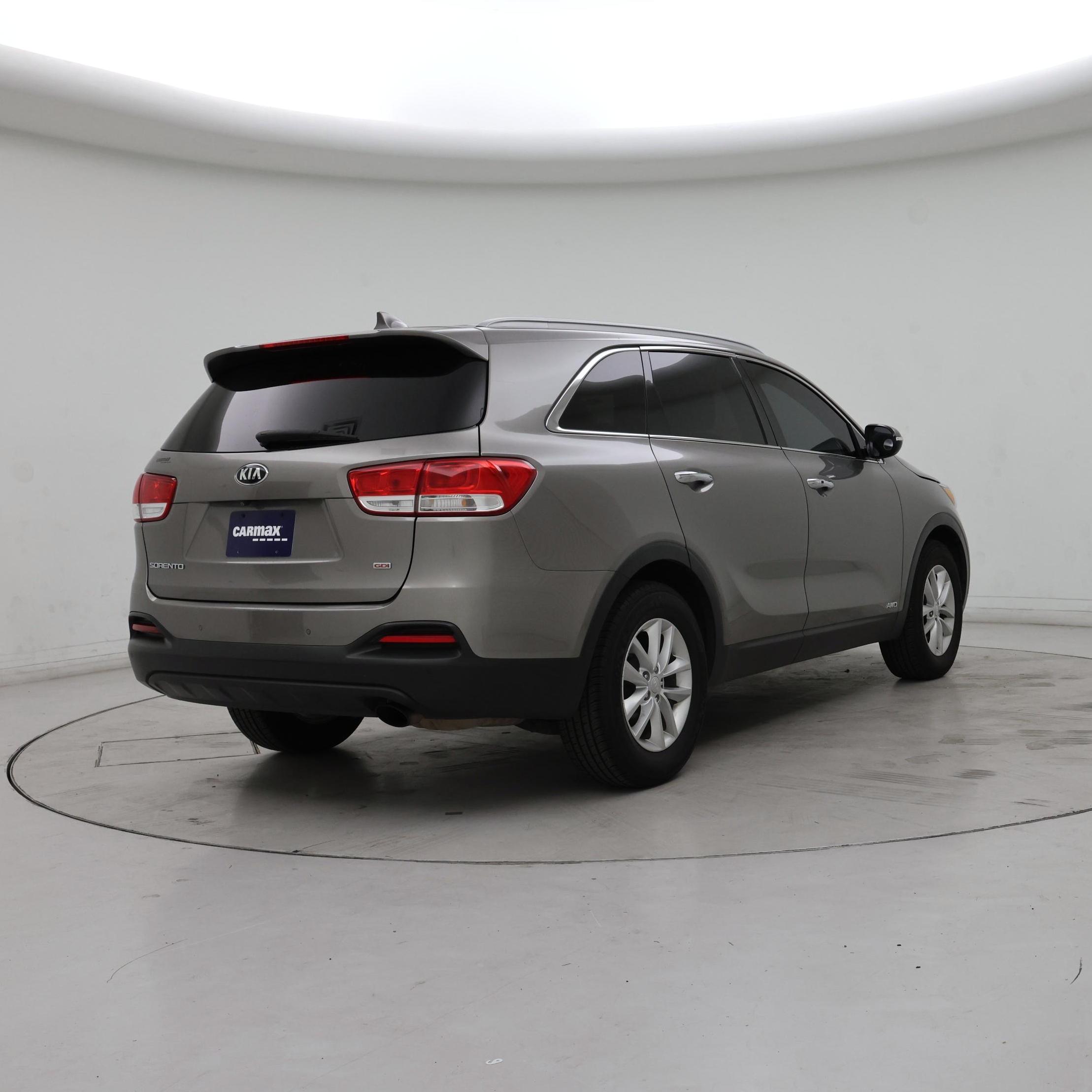 Thumbnail: 2017 Kia Sorento - 8