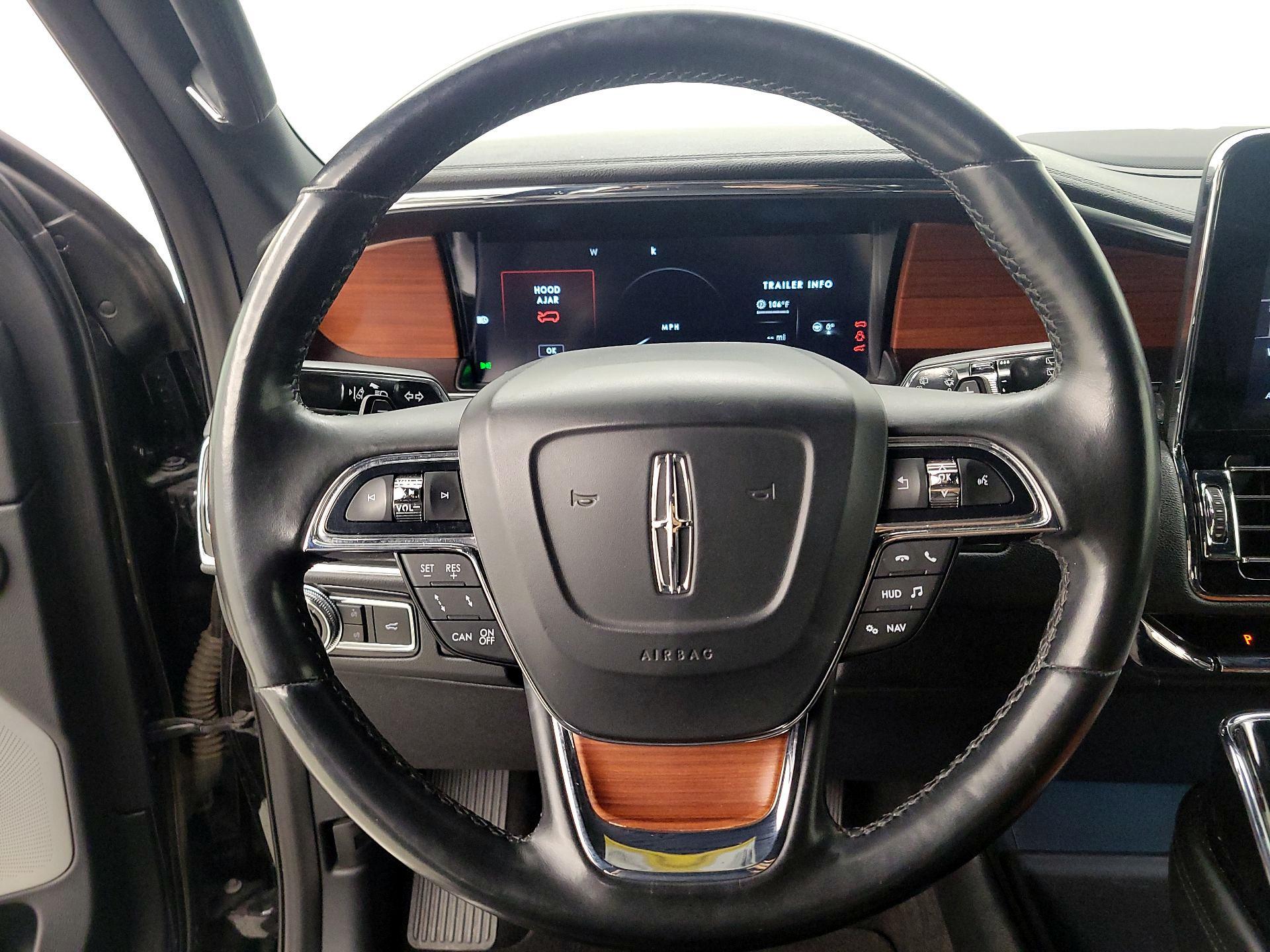 Thumbnail: 2020 Lincoln Navigator - 10