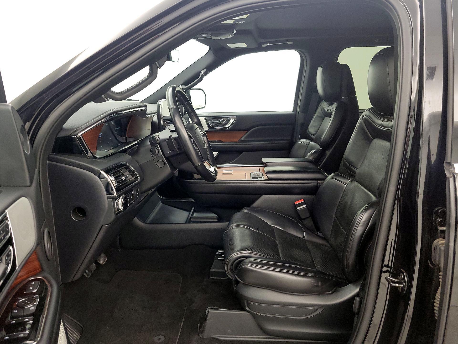 Thumbnail: 2020 Lincoln Navigator - 11