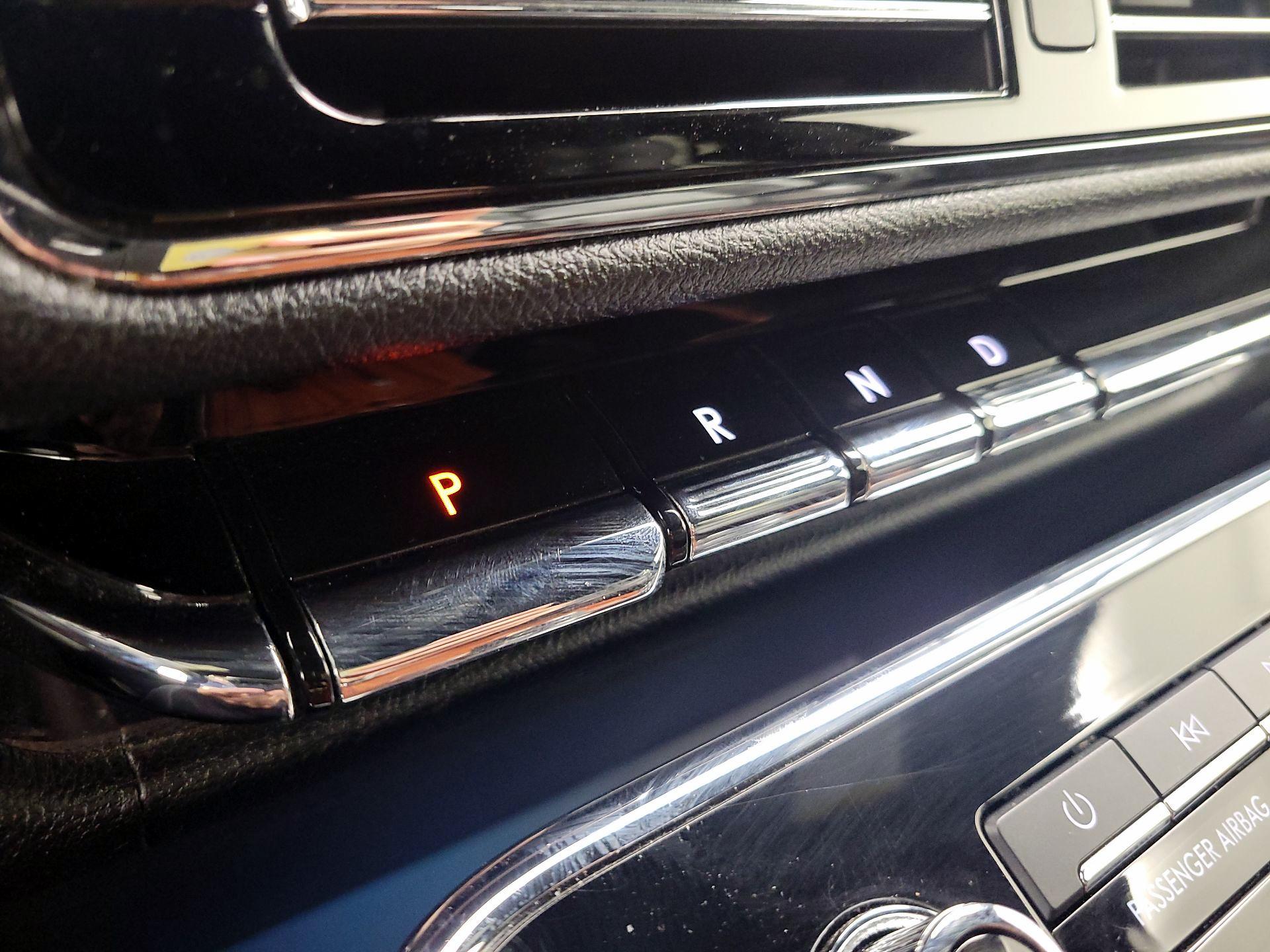 Thumbnail: 2020 Lincoln Navigator - 15