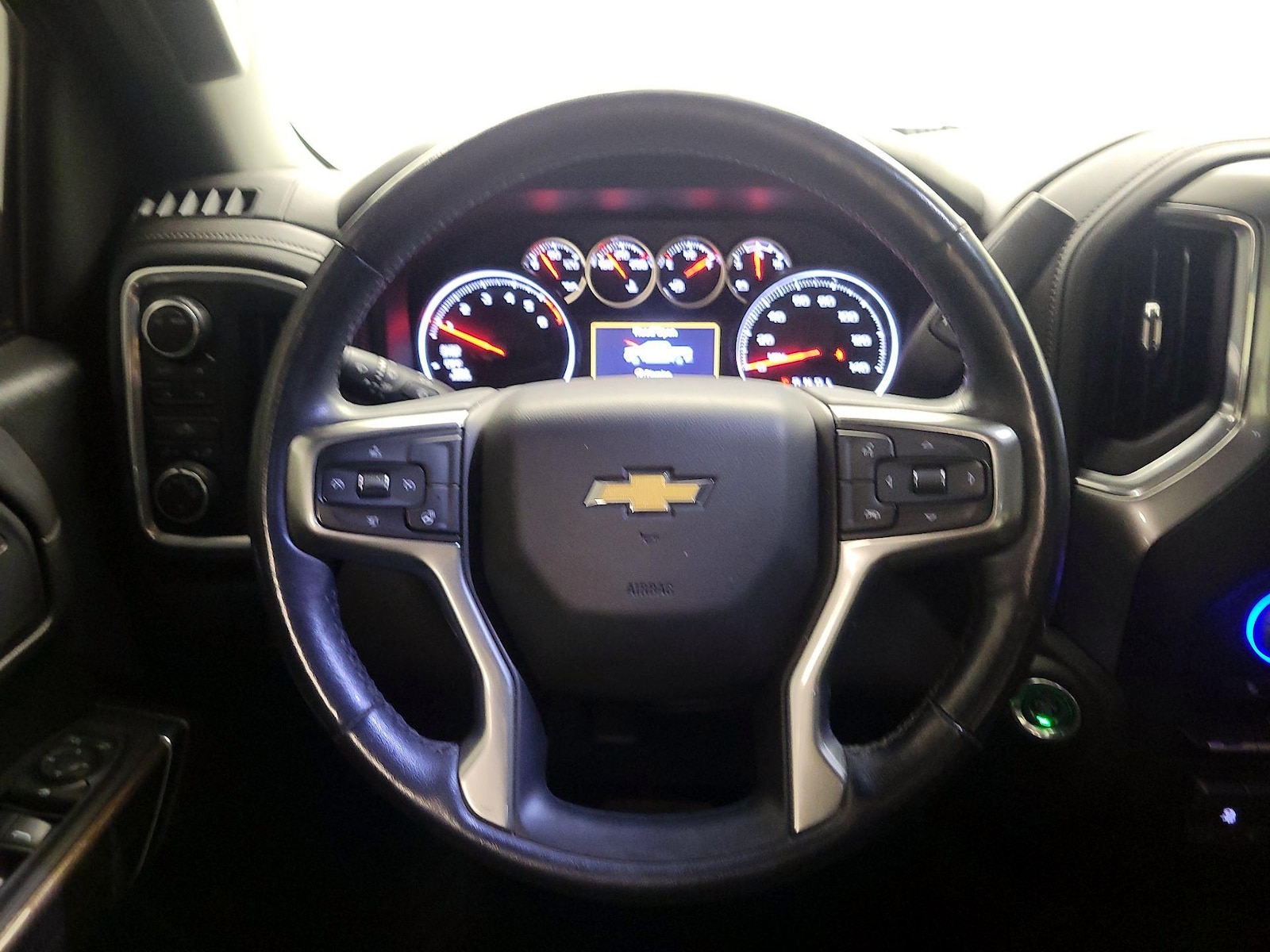 2021 Chevrolet Silverado 1500 LT - Photo 11
