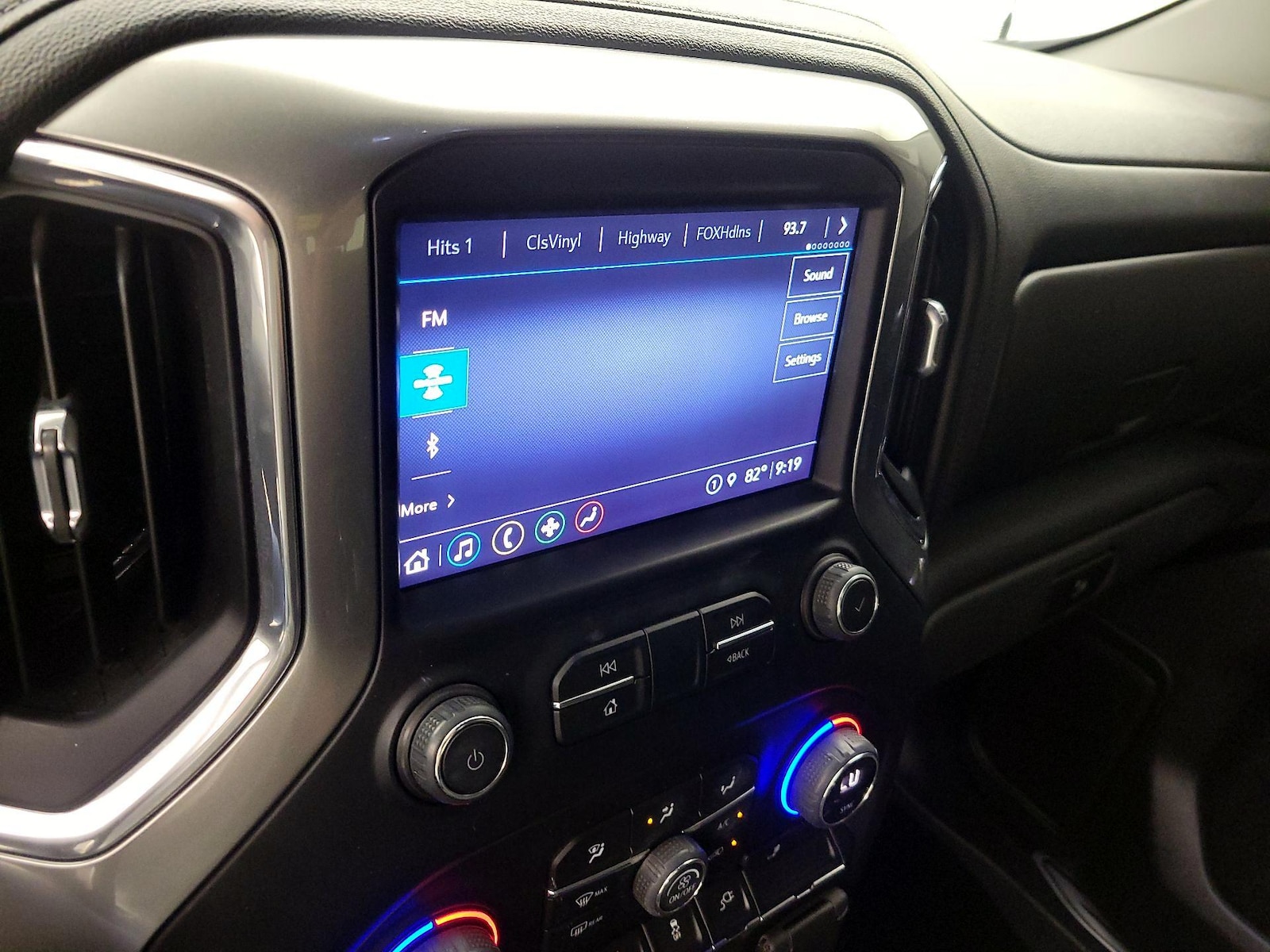 2021 Chevrolet Silverado 1500 LT - Photo 14
