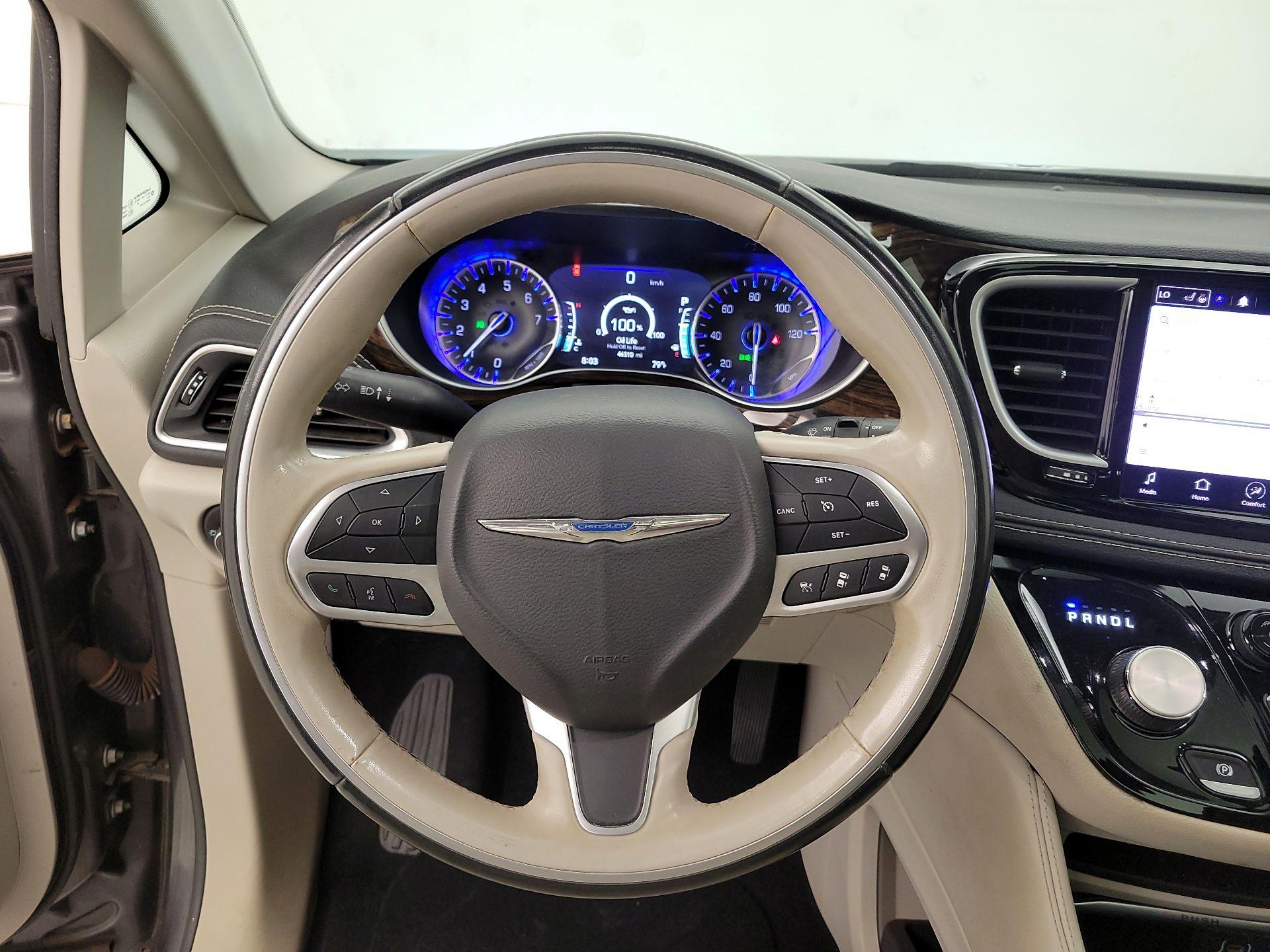 Thumbnail: 2021 Chrysler Pacifica - 10