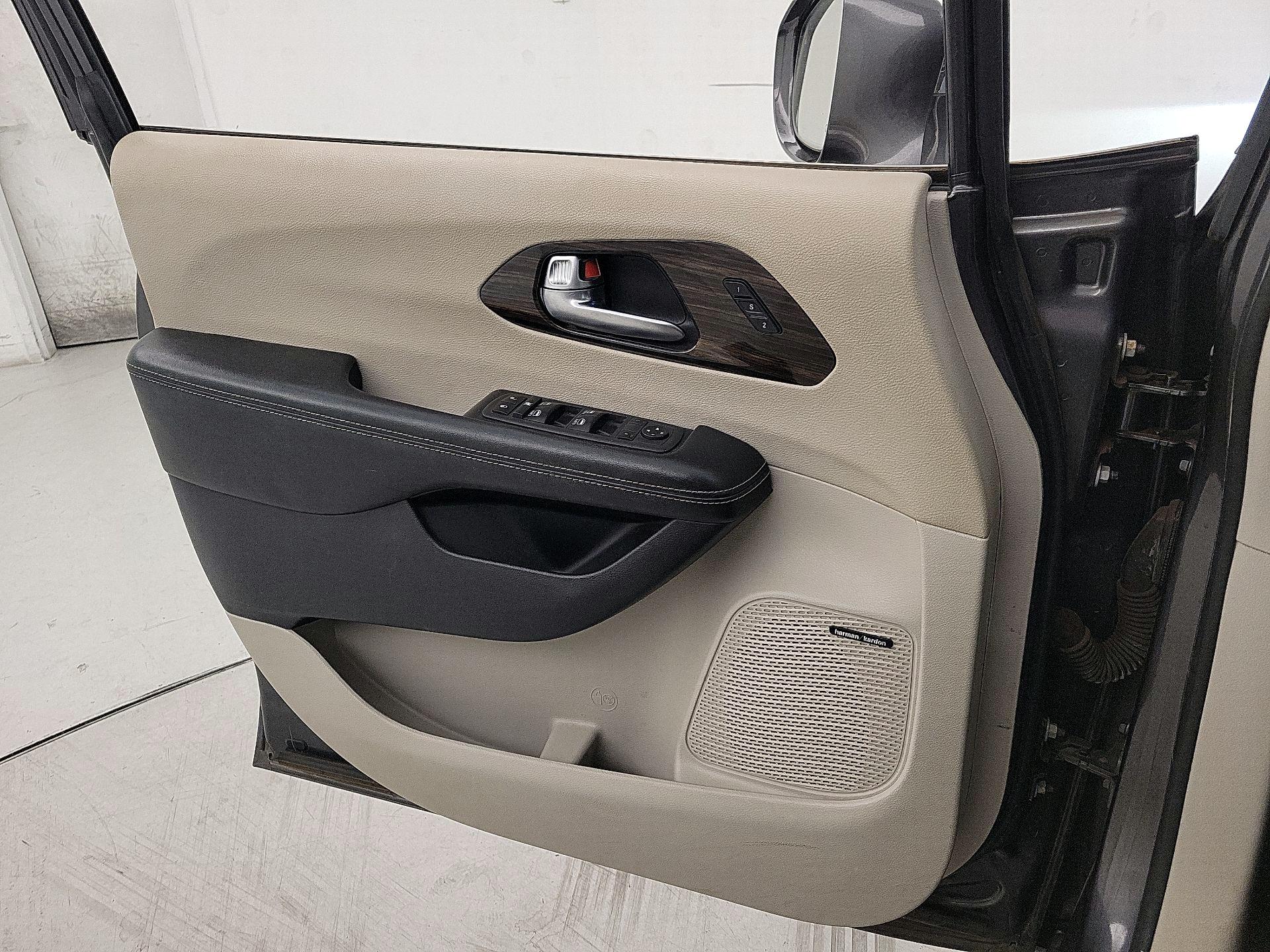 Thumbnail: 2021 Chrysler Pacifica - 12