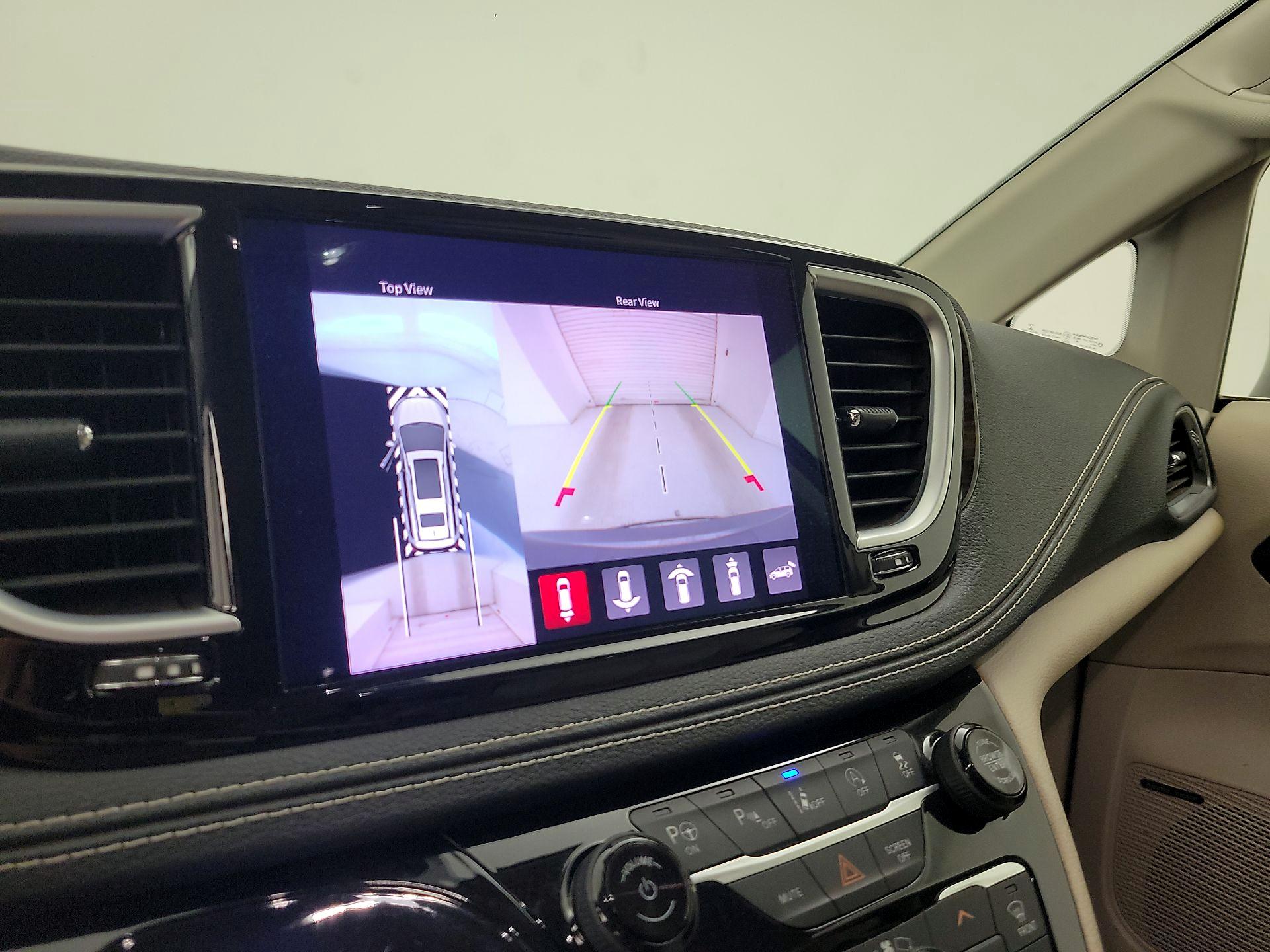 Thumbnail: 2021 Chrysler Pacifica - 15
