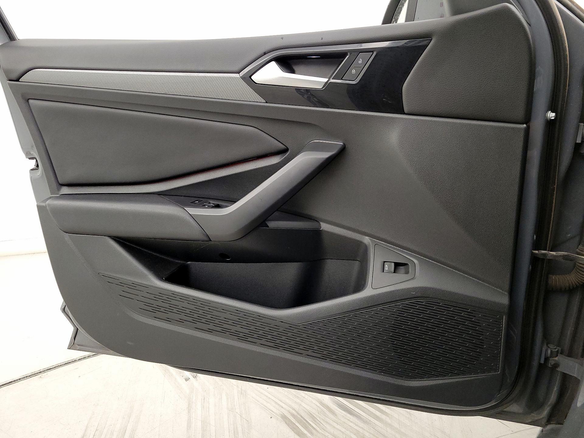 Thumbnail: 2019 Volkswagen Jetta - 12