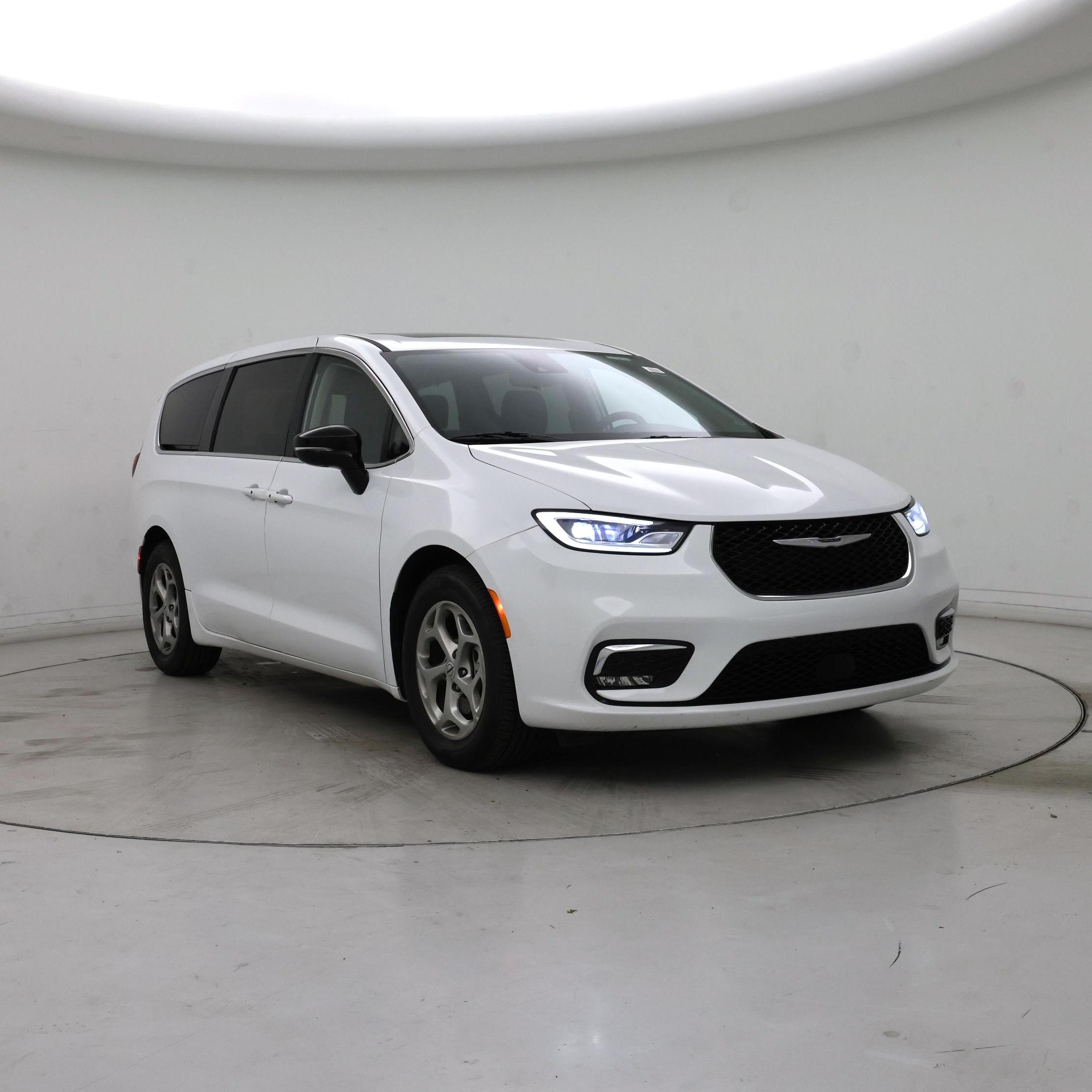 White 2024 Chrysler Pacifica Limited FWD Minivan Front-Wheel Drive Automatic