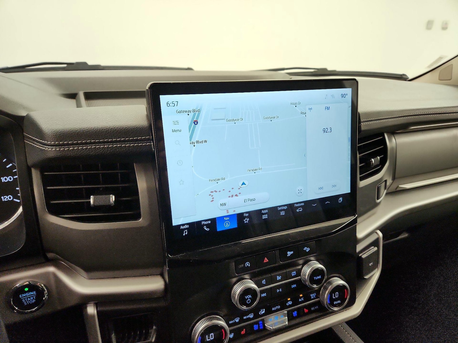 2023 Ford Expedition XLT - Photo 15