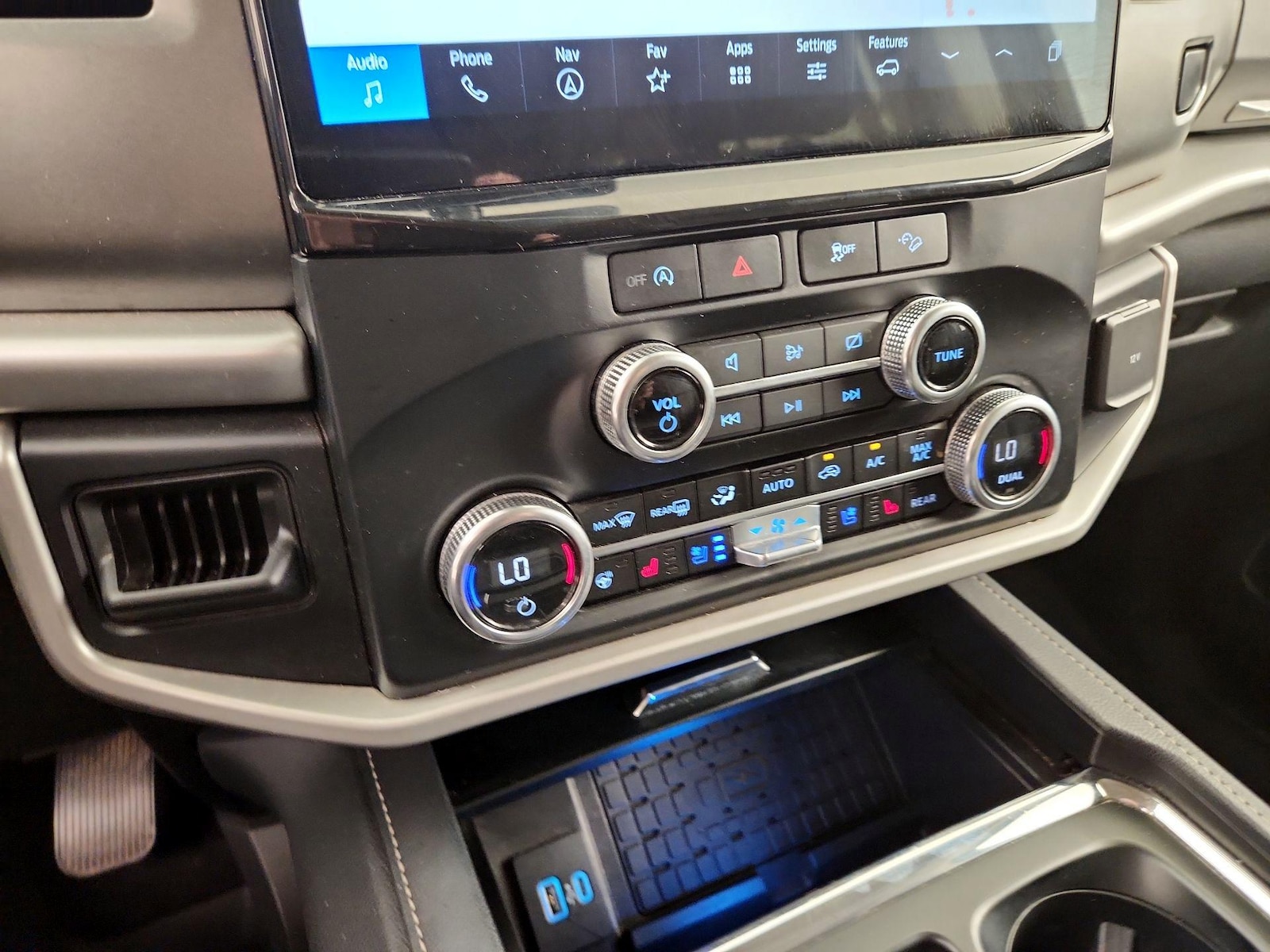 2023 Ford Expedition XLT - Photo 18