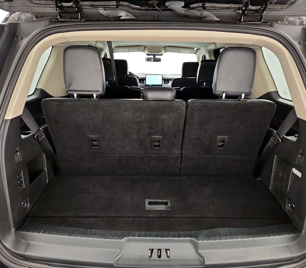 Trunk/Cargo (Seats Up)