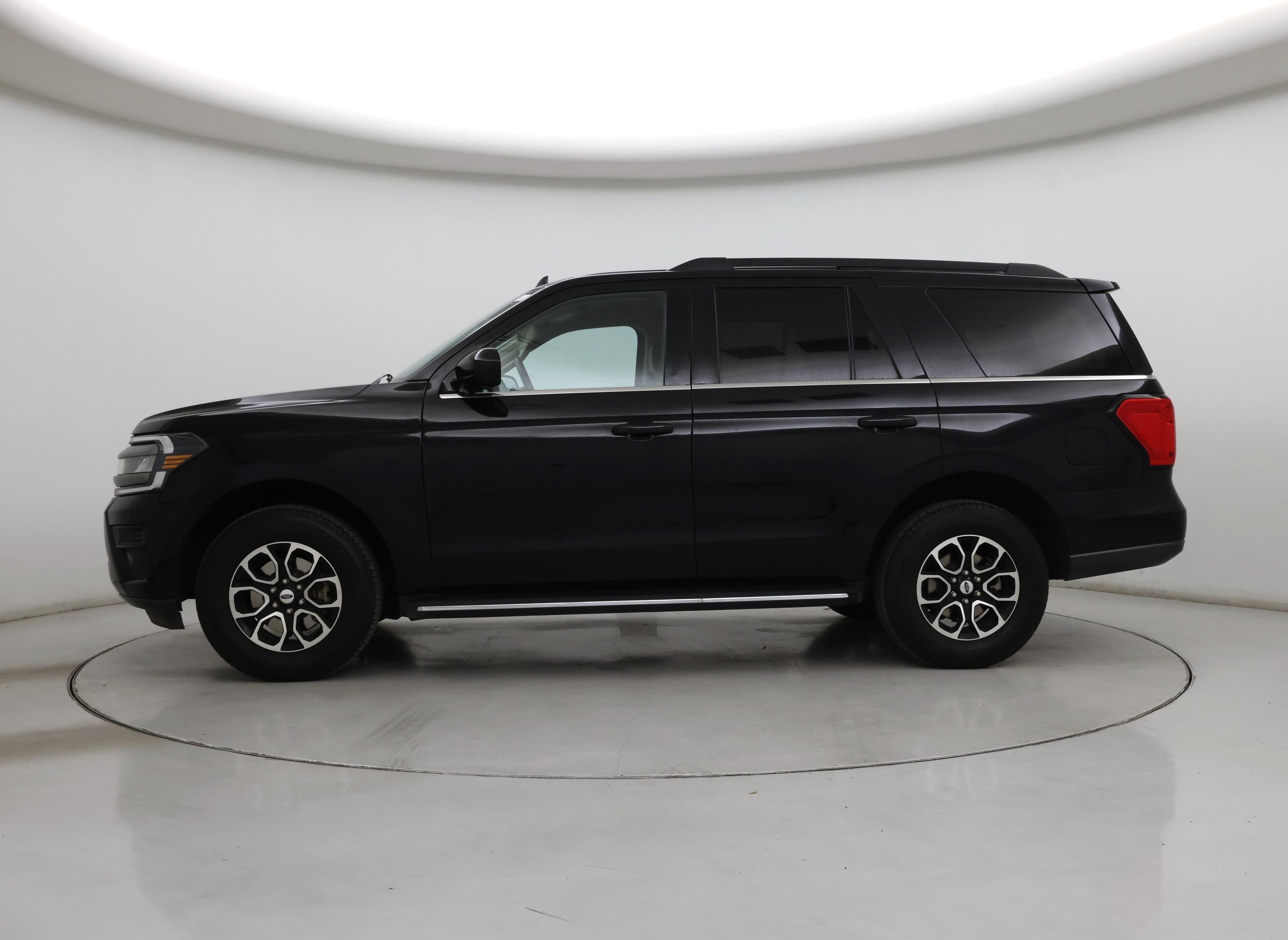 Thumbnail: 2023 Ford Expedition - 3