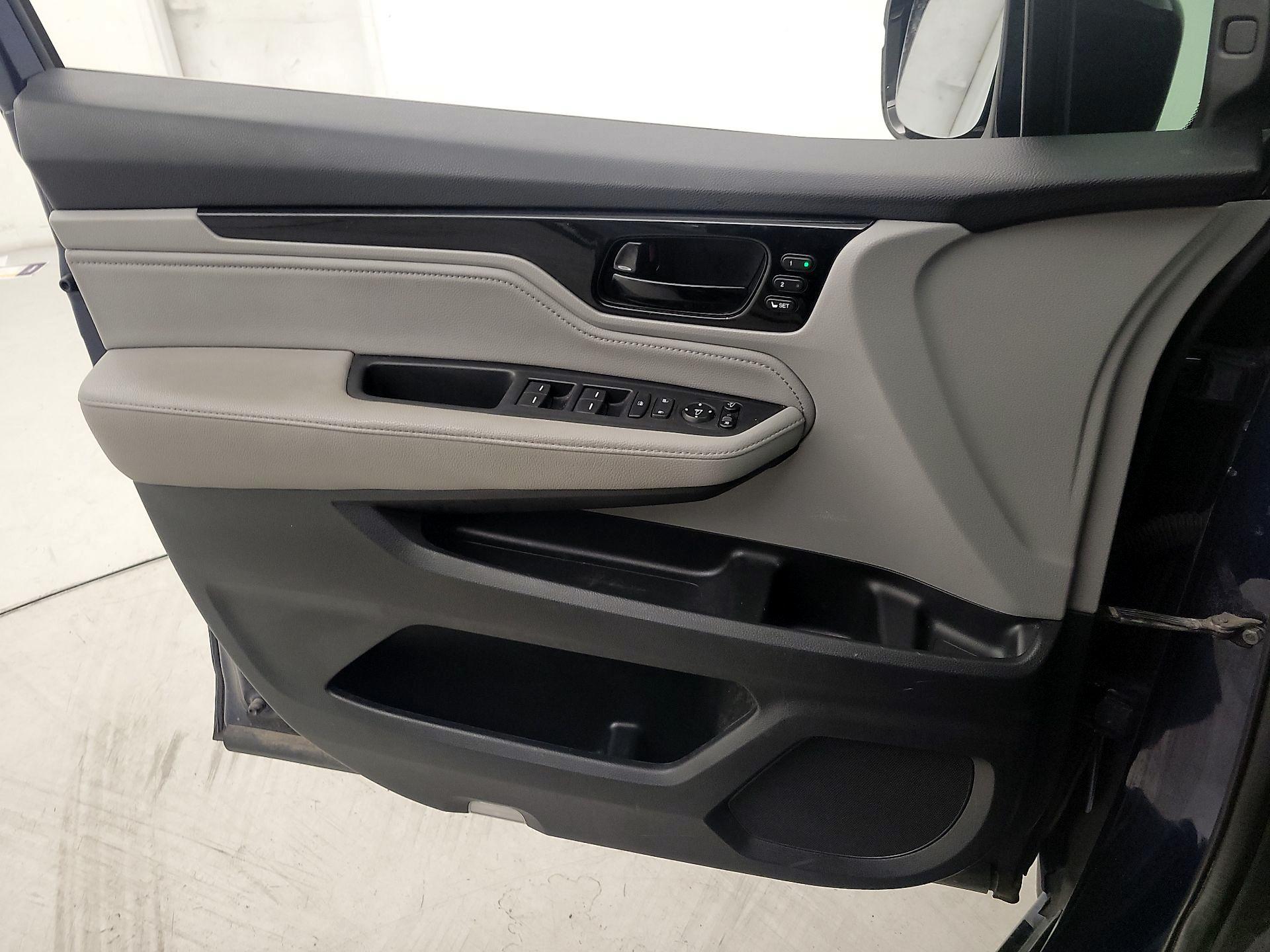 Thumbnail: 2020 Honda Odyssey - 12
