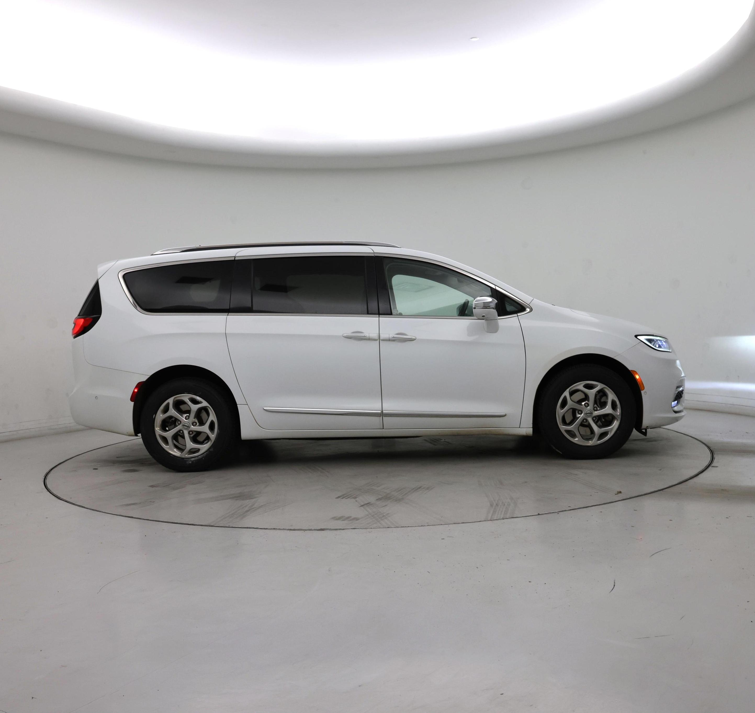 Thumbnail: 2021 Chrysler Pacifica - 7