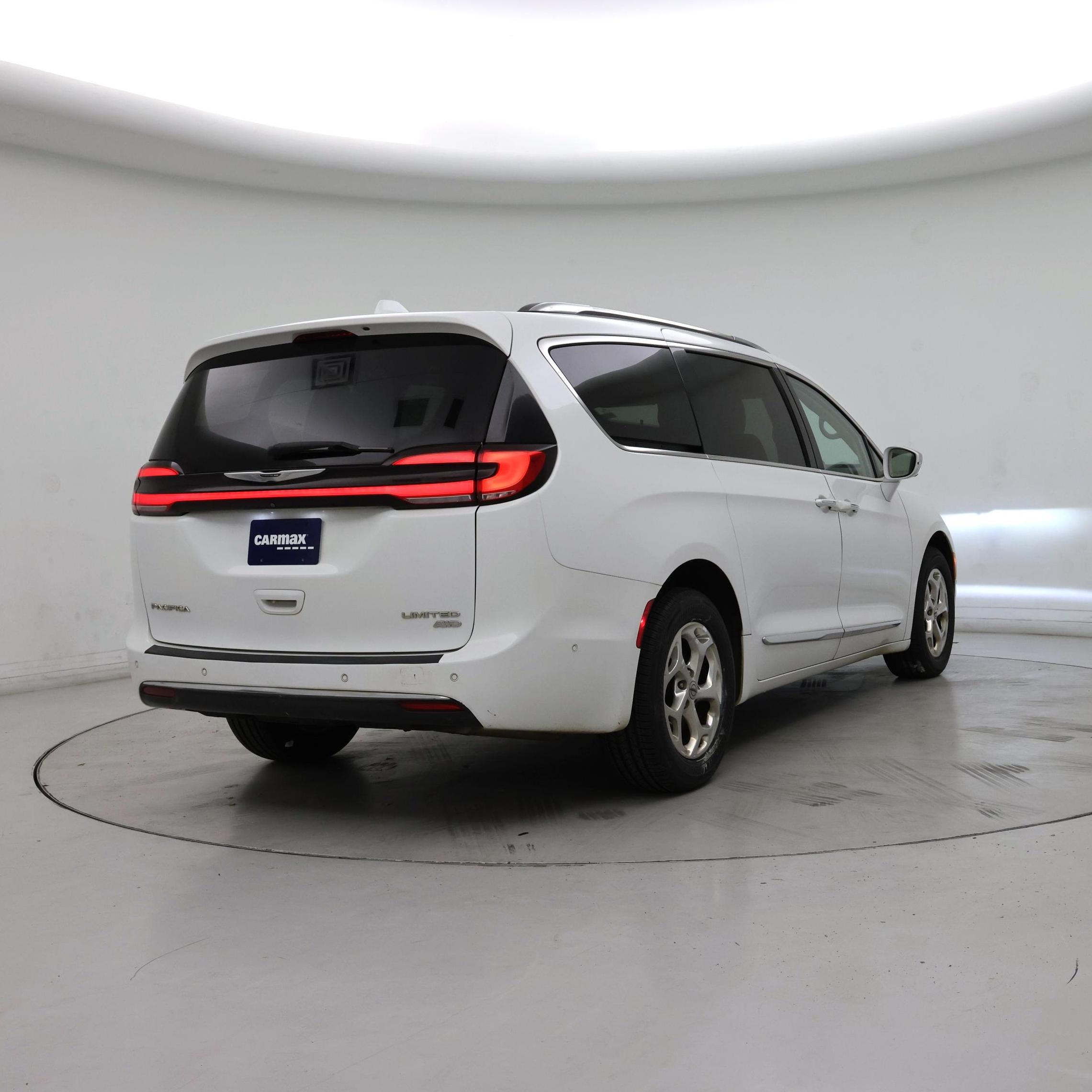 Thumbnail: 2021 Chrysler Pacifica - 8