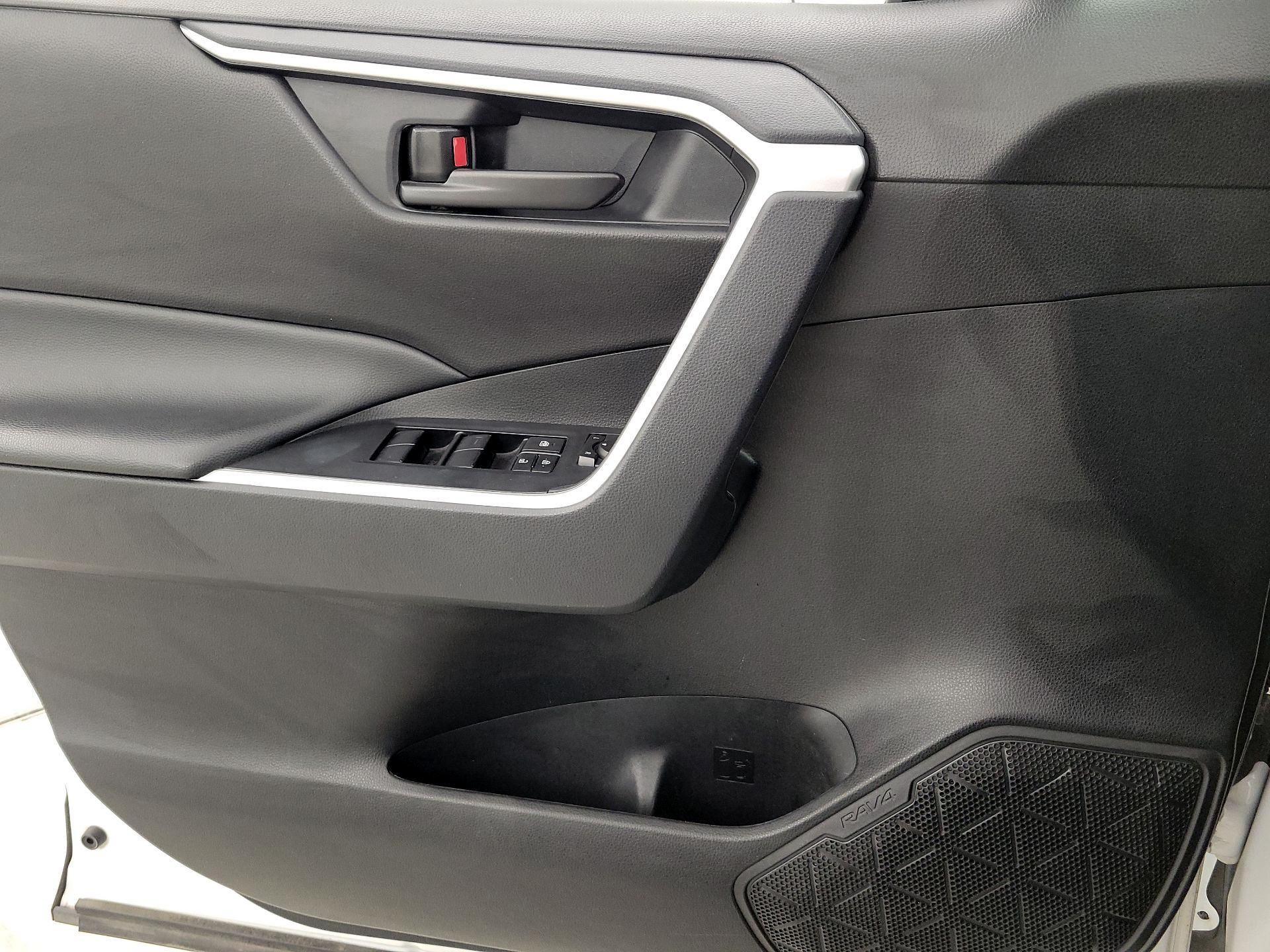 Thumbnail: 2024 Toyota RAV4 - 12