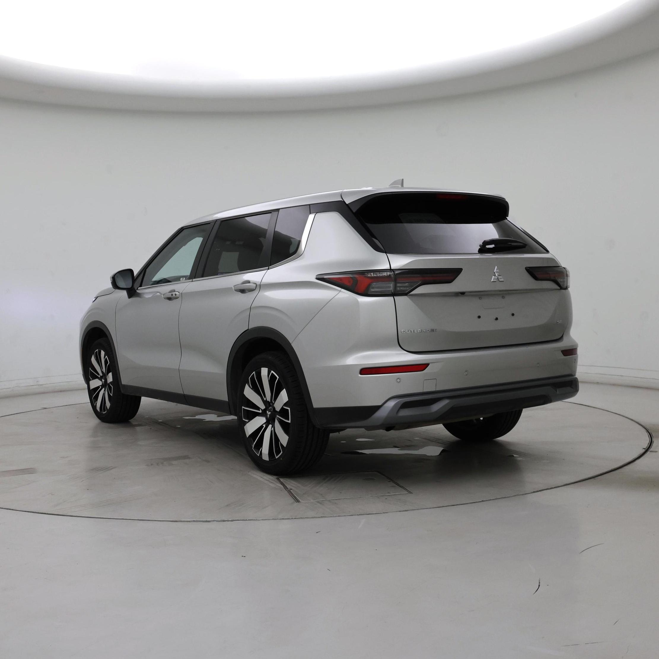 Thumbnail: 2025 Mitsubishi Outlander - 2
