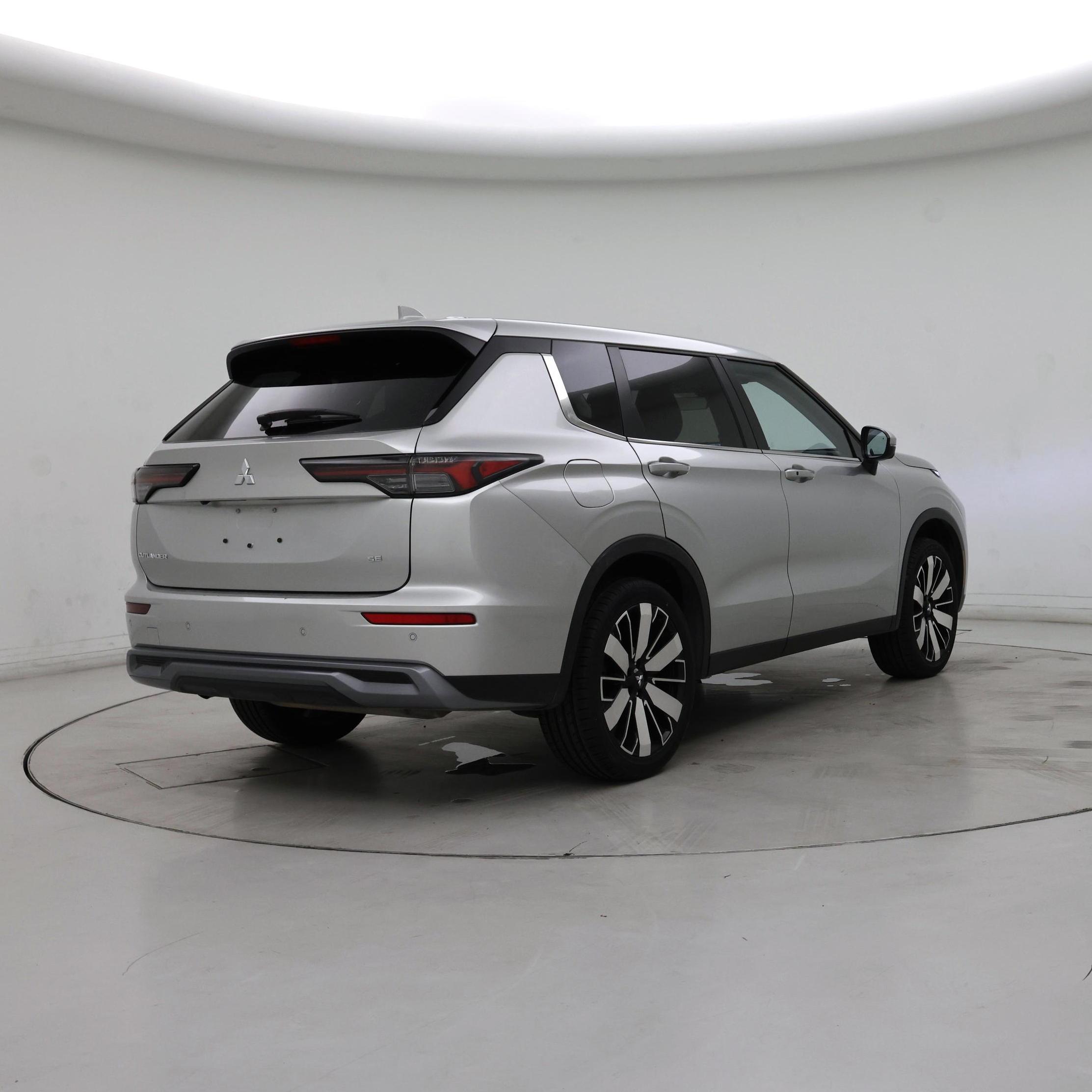 Thumbnail: 2025 Mitsubishi Outlander - 8