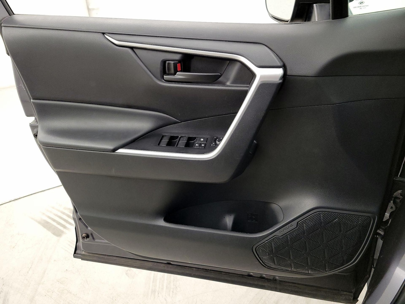 2024 Toyota RAV4 LE - Photo 13