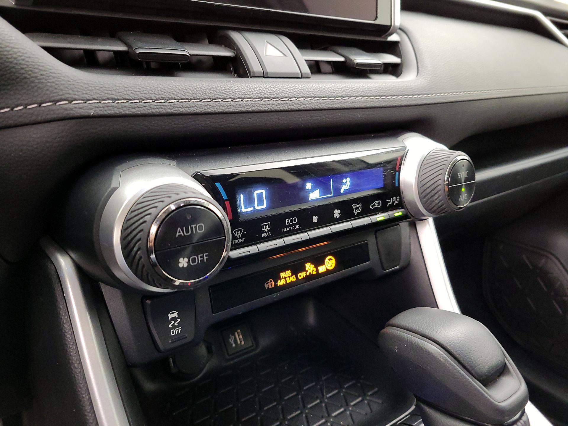 Thumbnail: 2024 Toyota RAV4 - 17