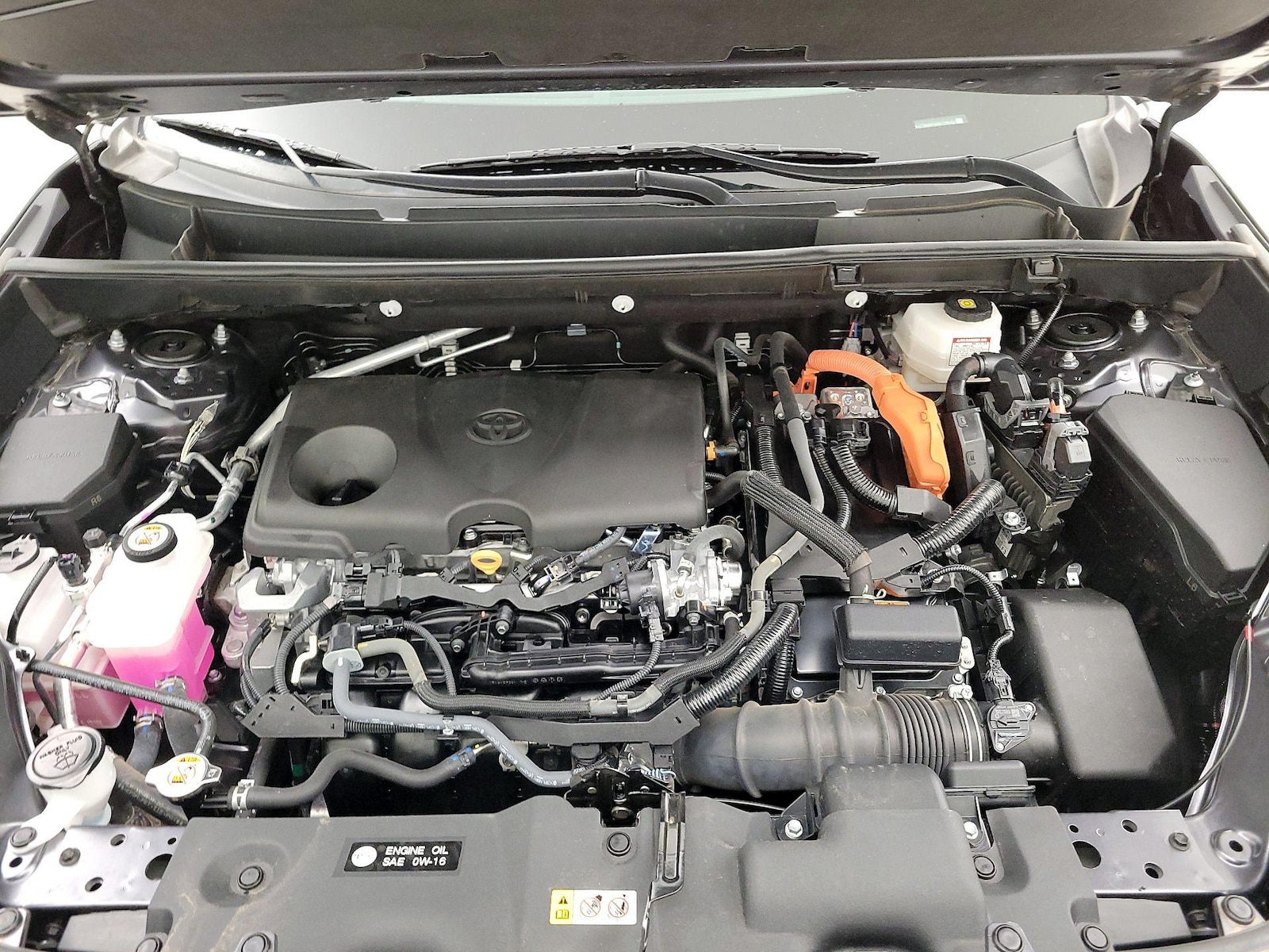 2024 Toyota RAV4 LE - Photo 23