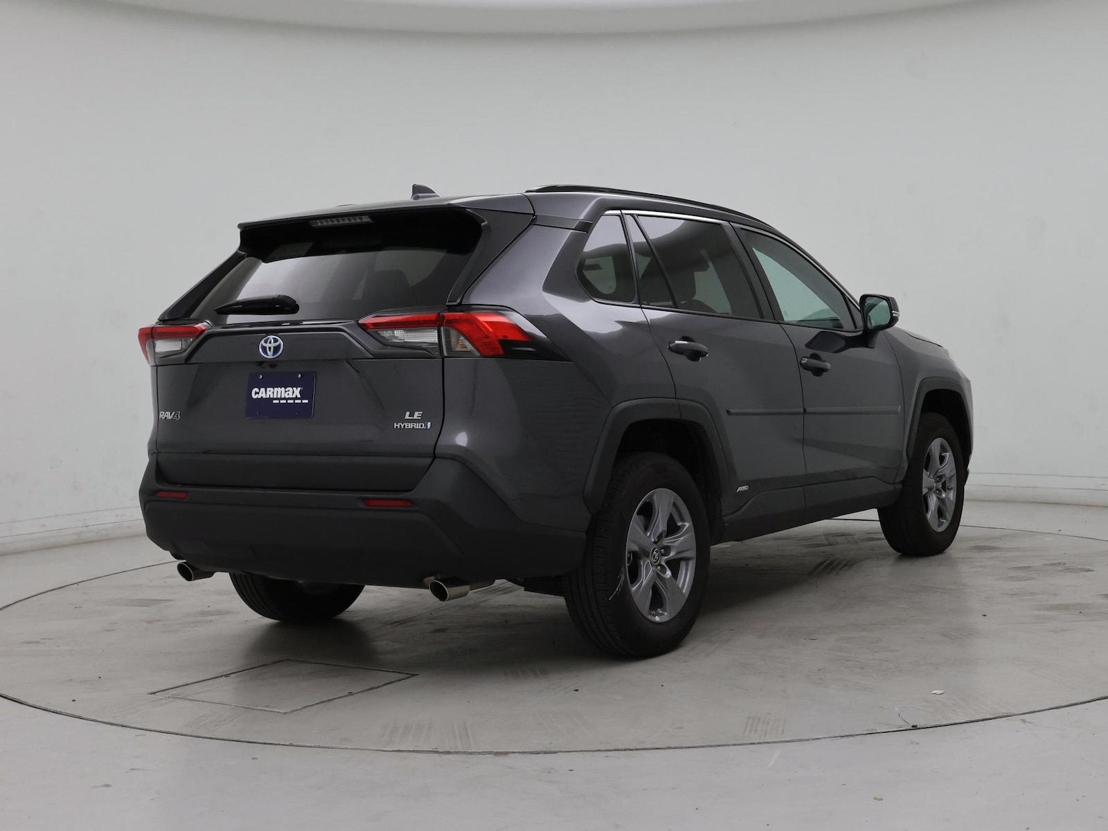 2024 Toyota RAV4 LE - Photo 9