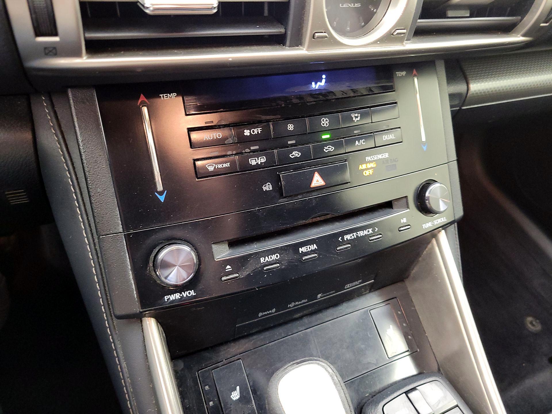 Thumbnail: 2014 Lexus IS - 14