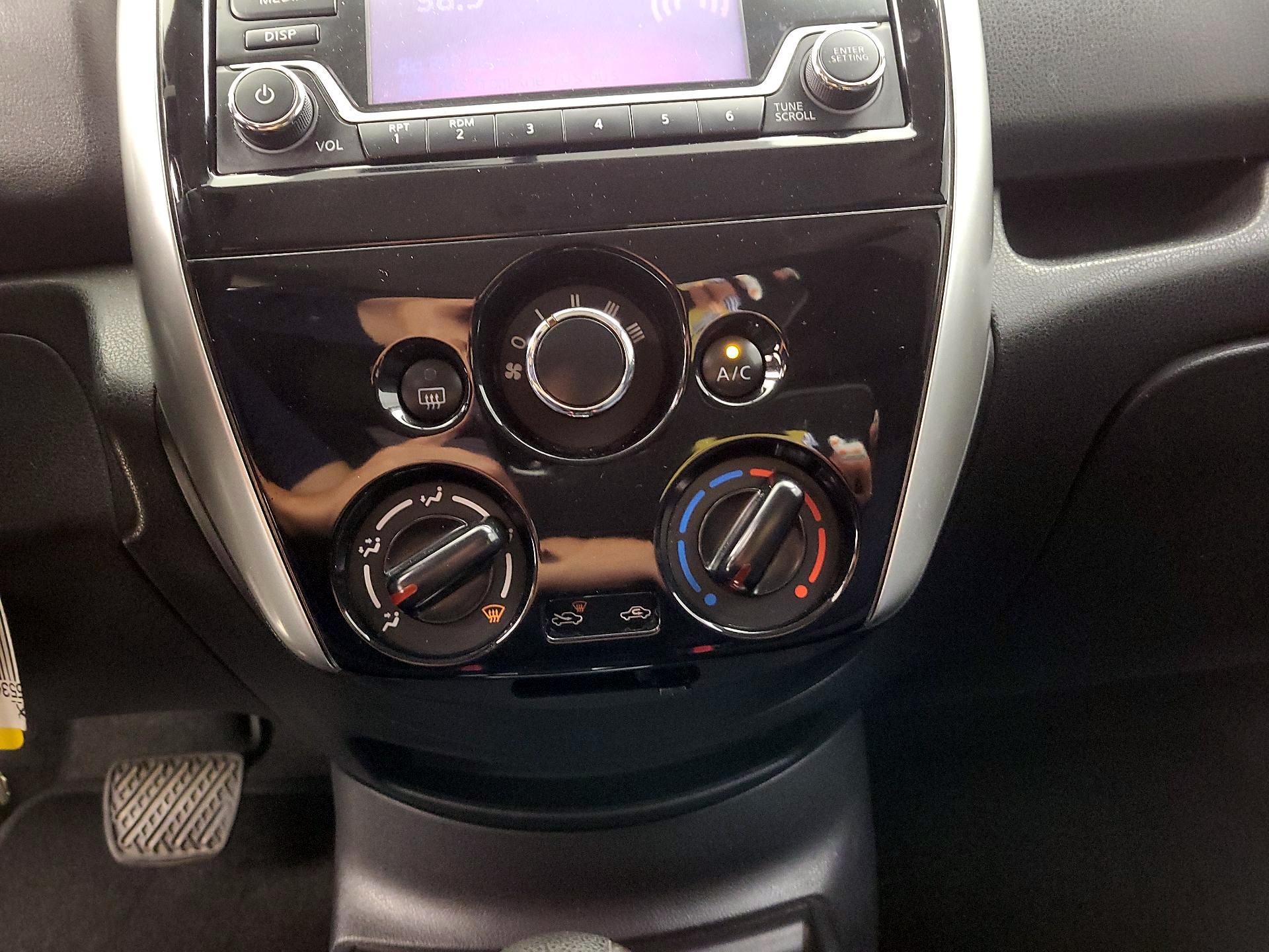 Thumbnail: 2016 Nissan Versa Note - 16