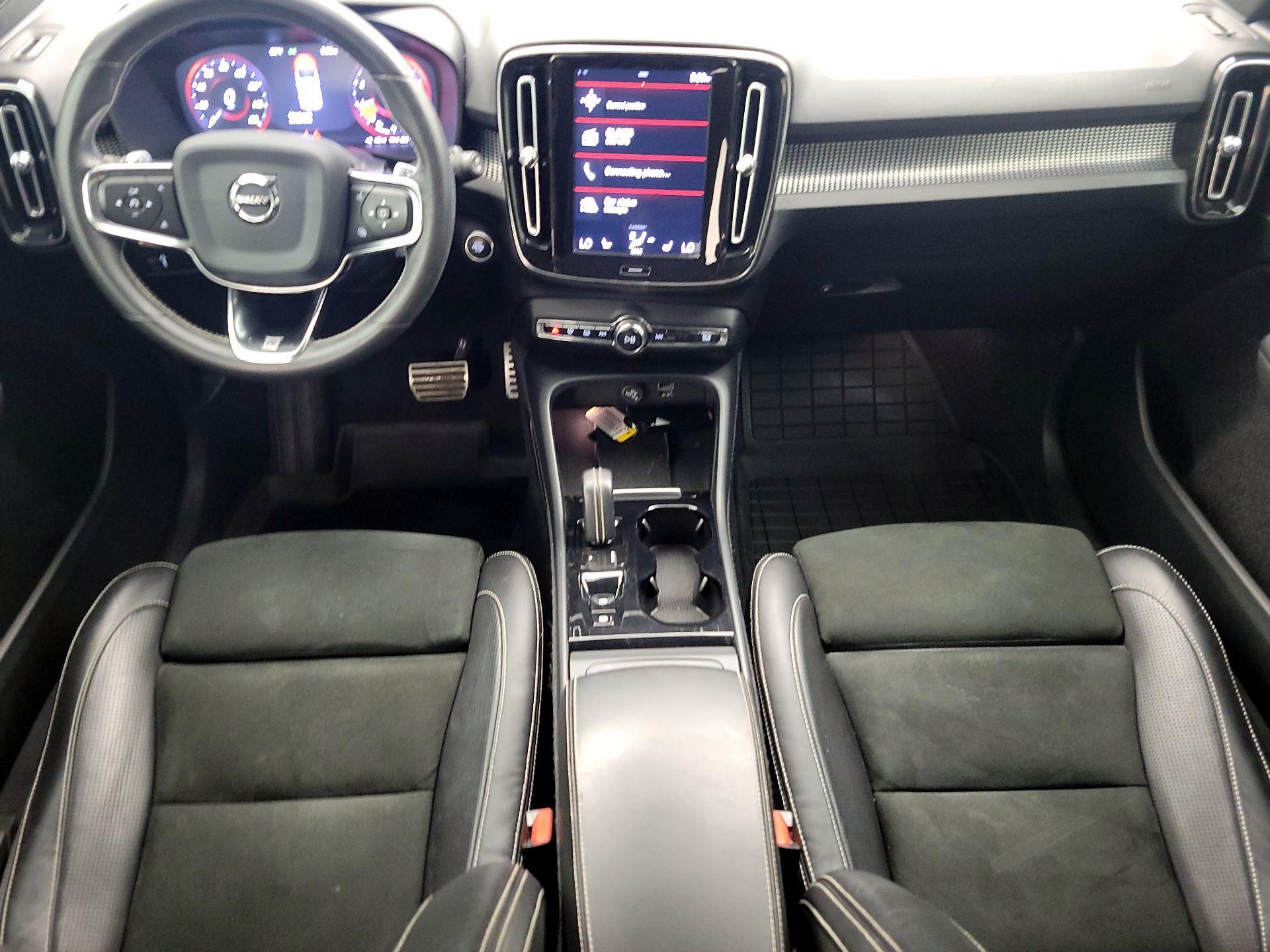 Thumbnail: 2020 Volvo XC40 - 9