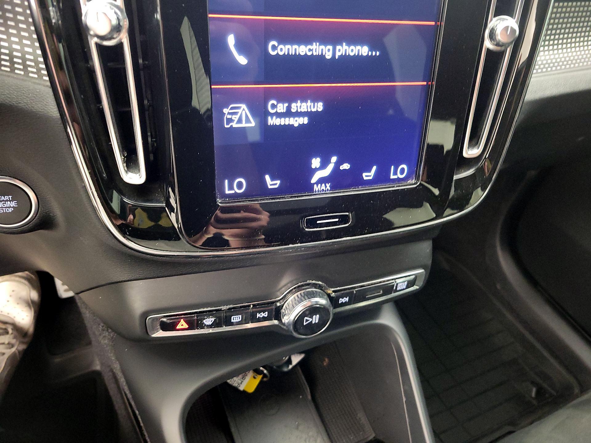 Thumbnail: 2020 Volvo XC40 - 14