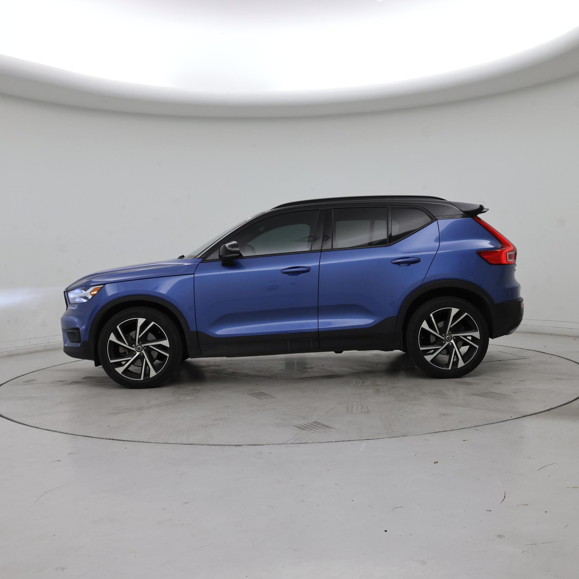 Thumbnail: 2020 Volvo XC40 - 3