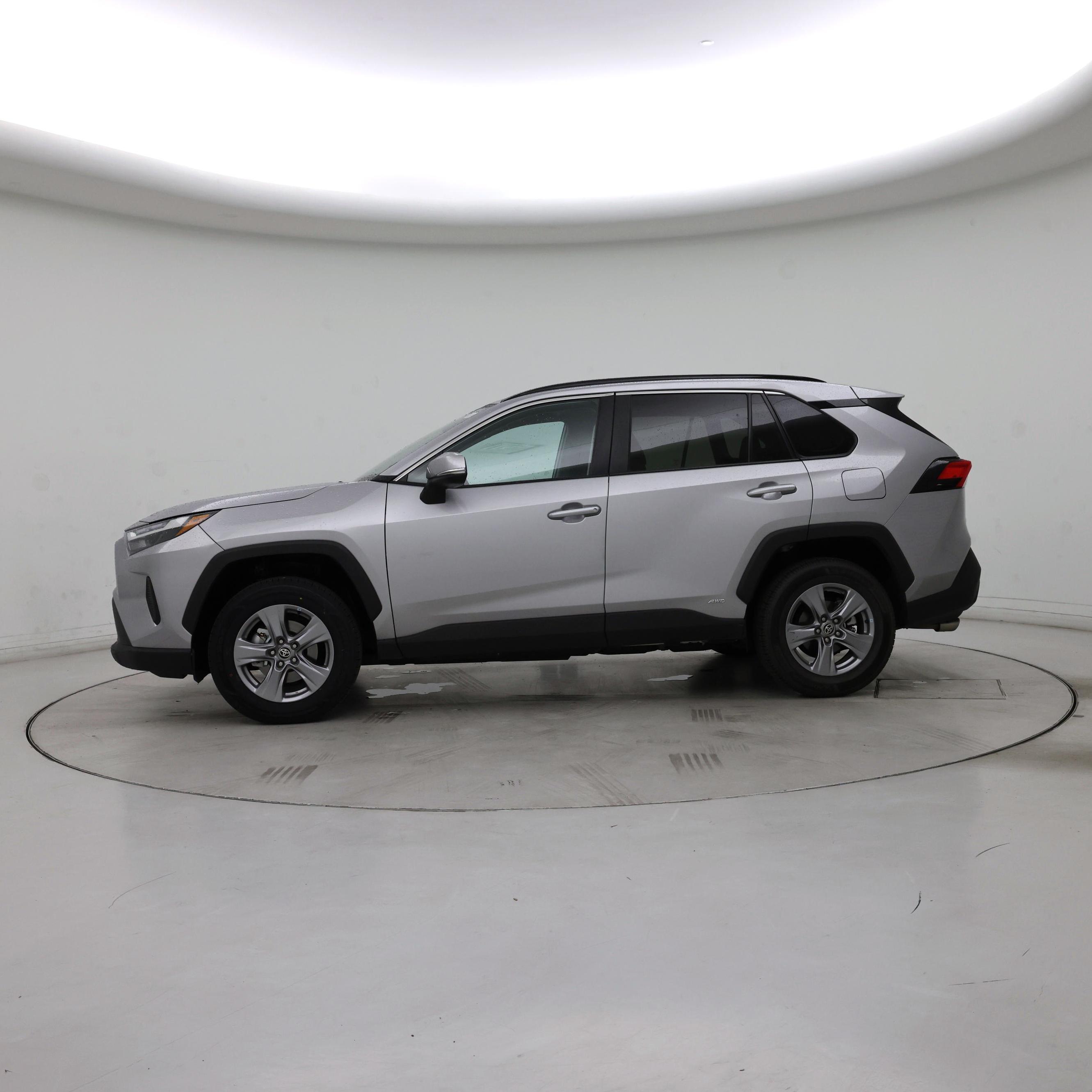 Thumbnail: 2022 Toyota RAV4 - 3