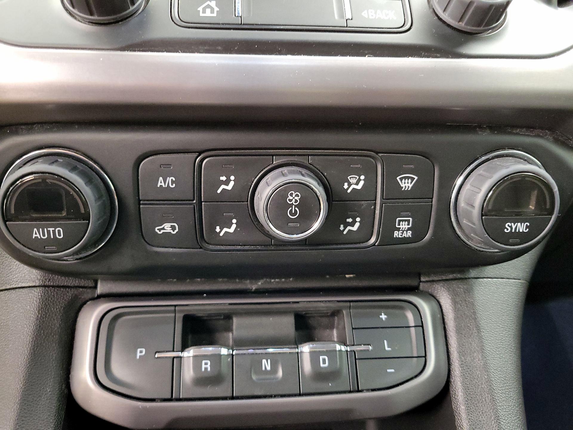 Thumbnail: 2023 GMC Acadia - 17