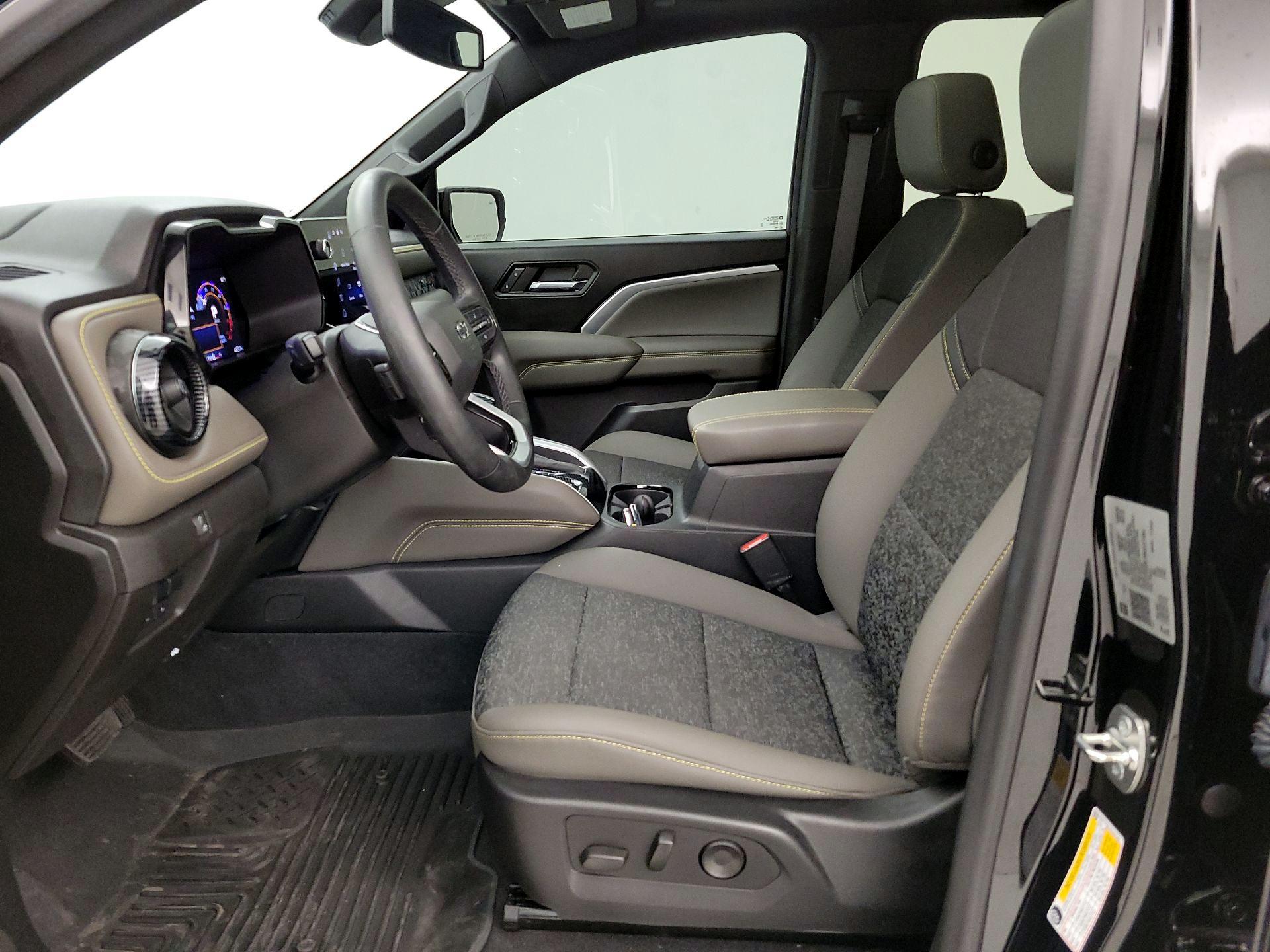 Thumbnail: 2024 Chevrolet Colorado - 11