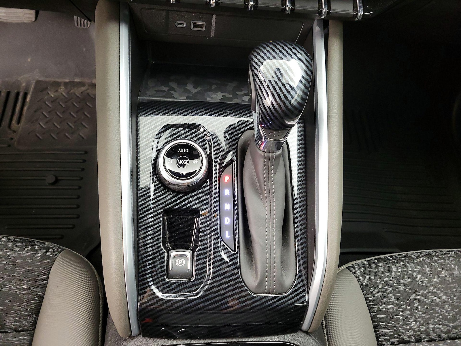 2024 Chevrolet Colorado ZR2 - Photo 18