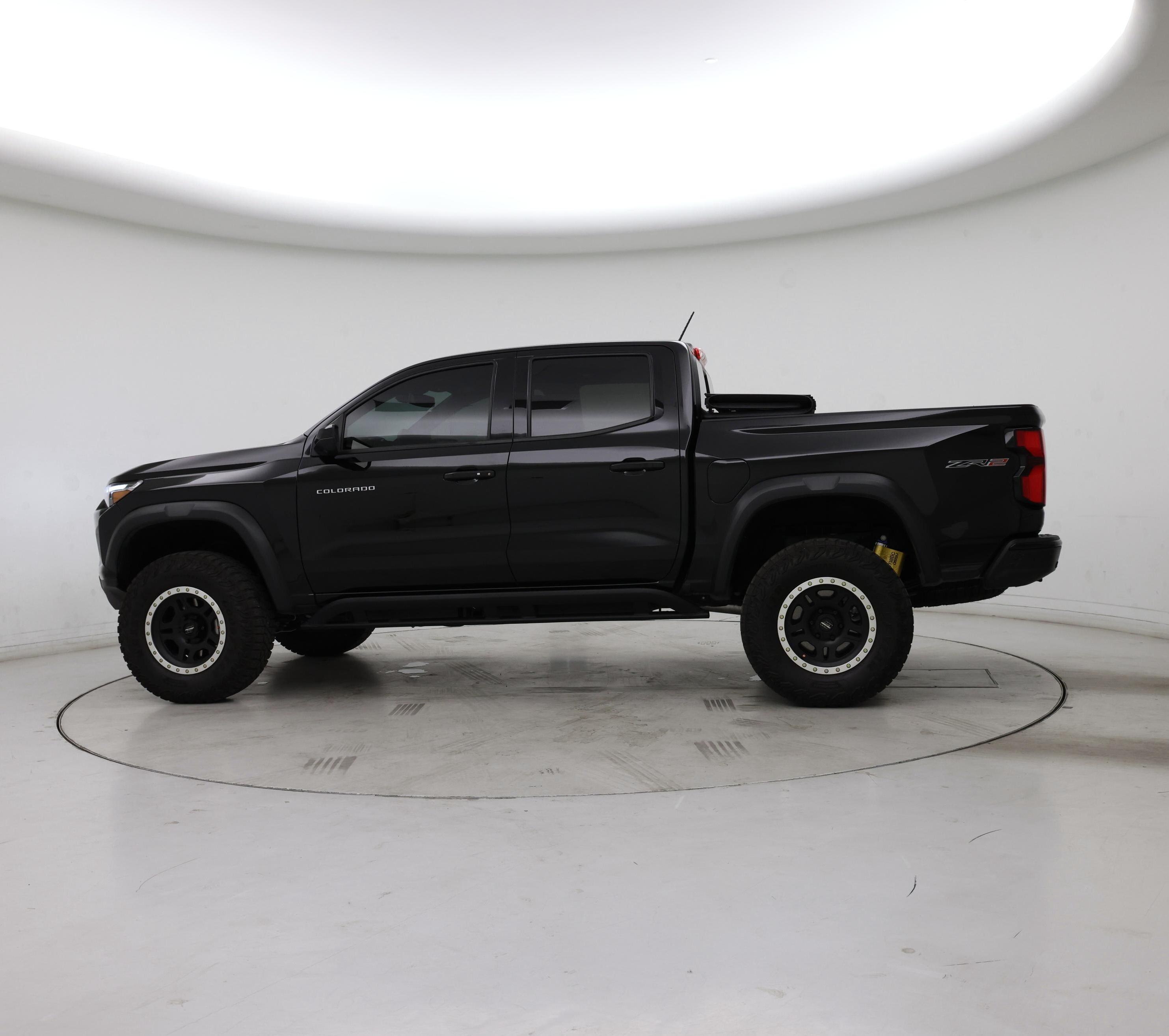 Thumbnail: 2024 Chevrolet Colorado - 3