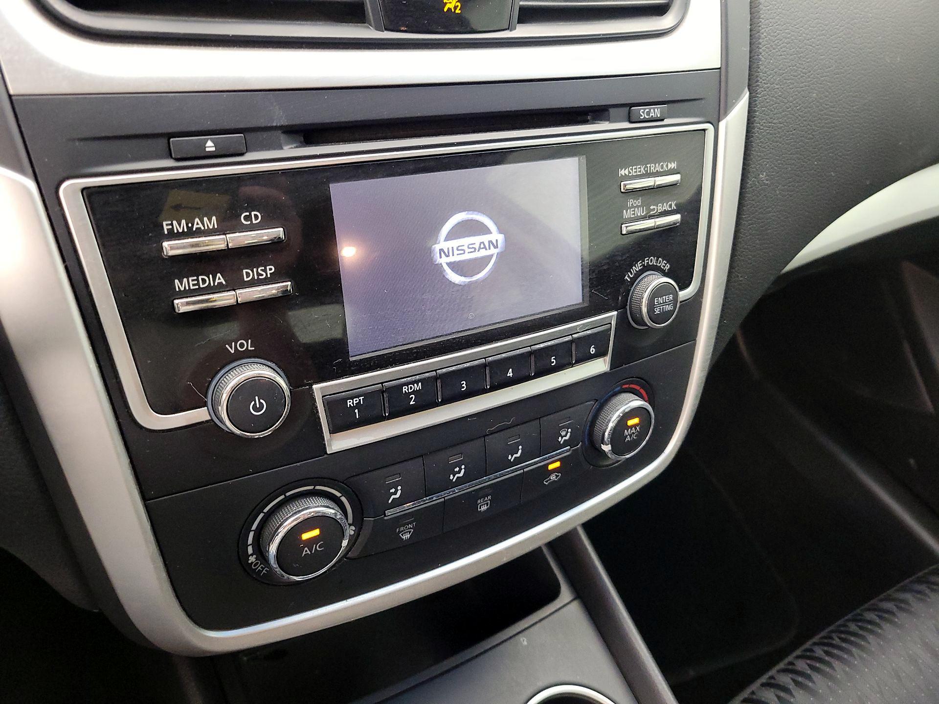 Thumbnail: 2017 Nissan Altima - 13