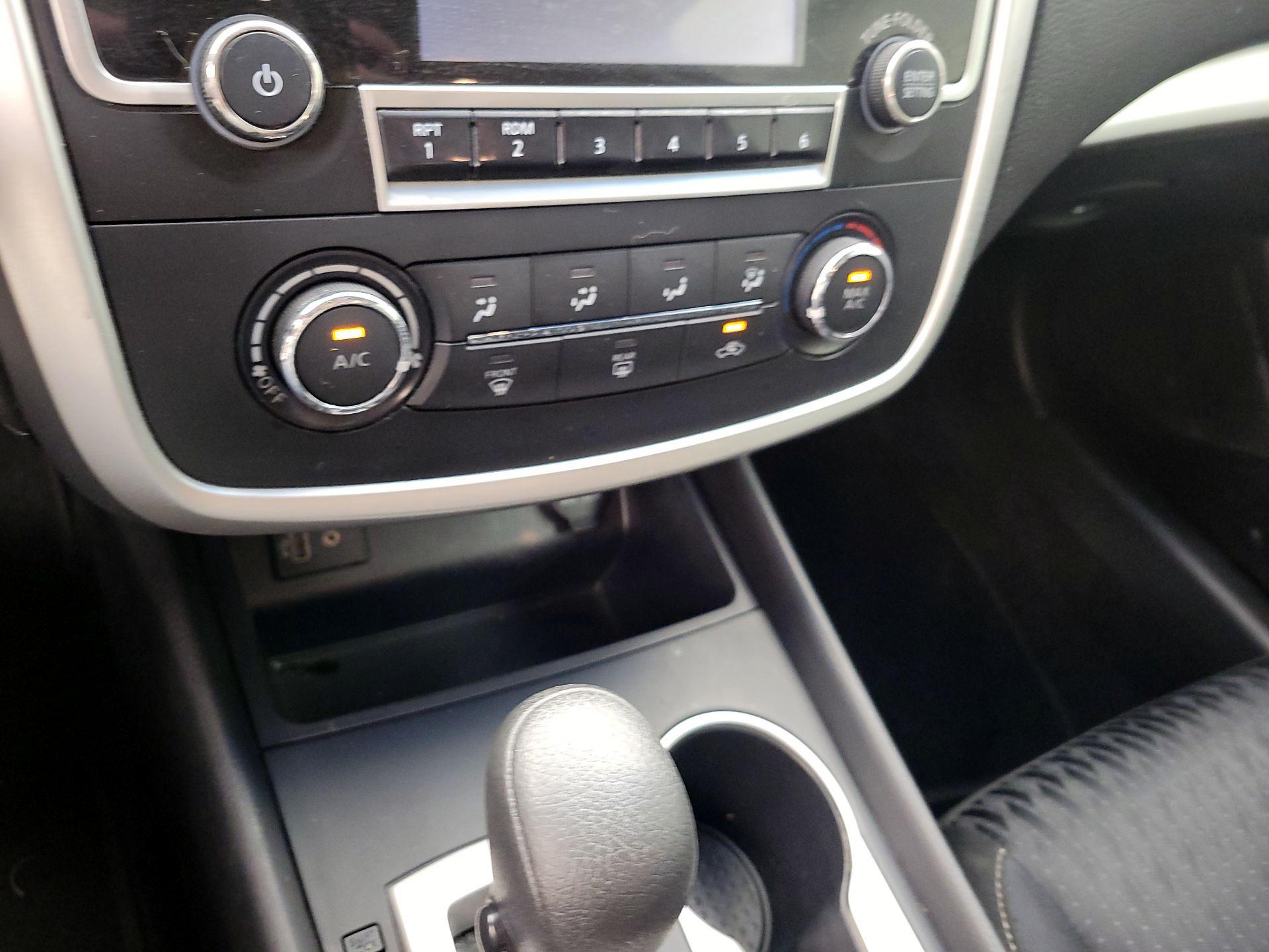 Thumbnail: 2017 Nissan Altima - 14
